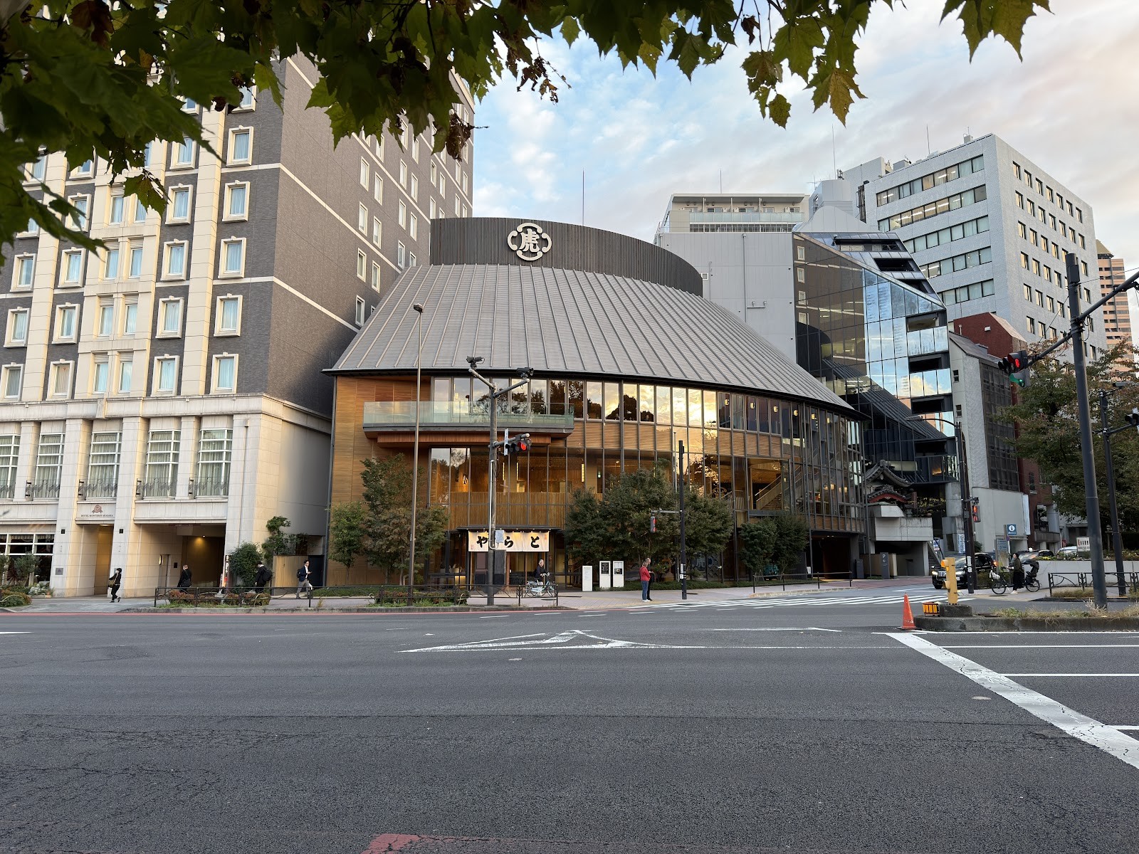 TORAYA Akasaka Main Store: the place