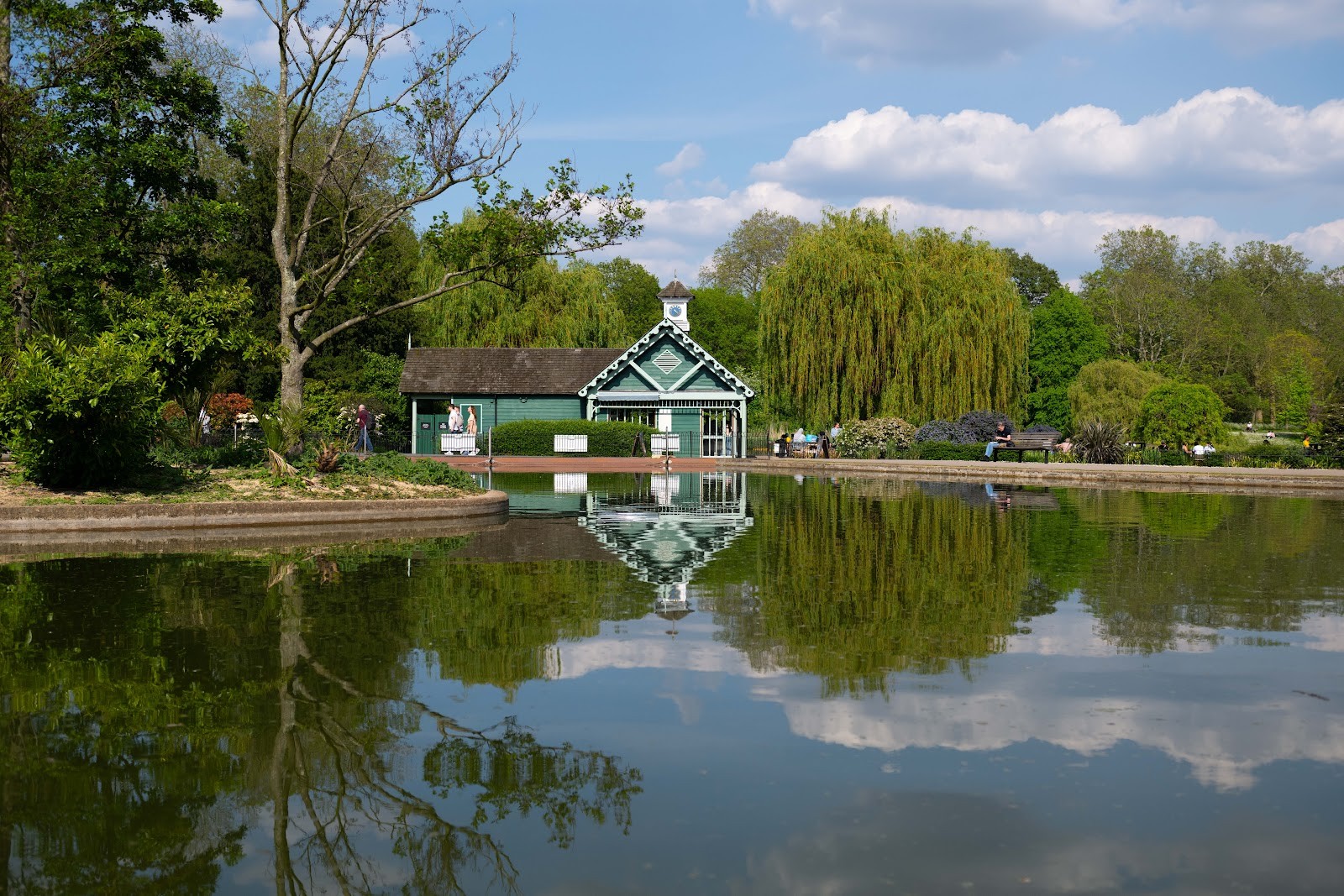 The Waterside Café: the place