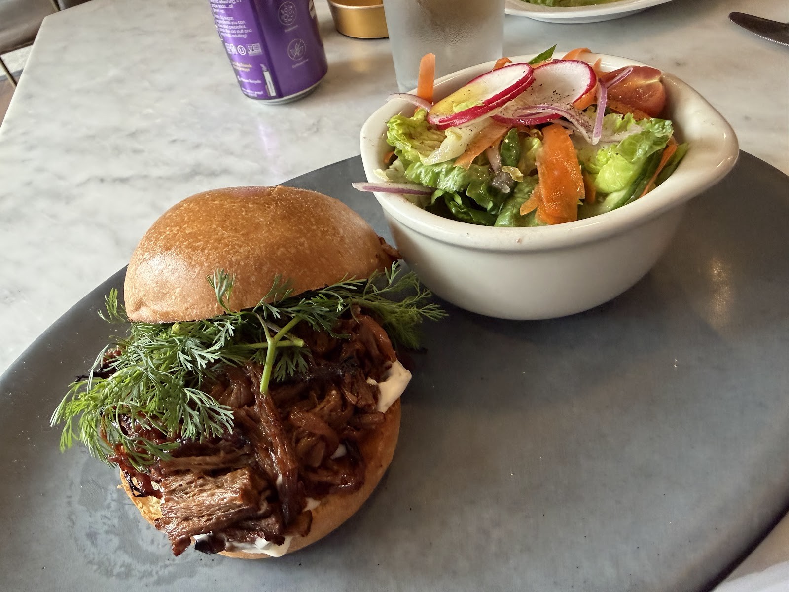 Willow Vegan Bistro: food & drinks