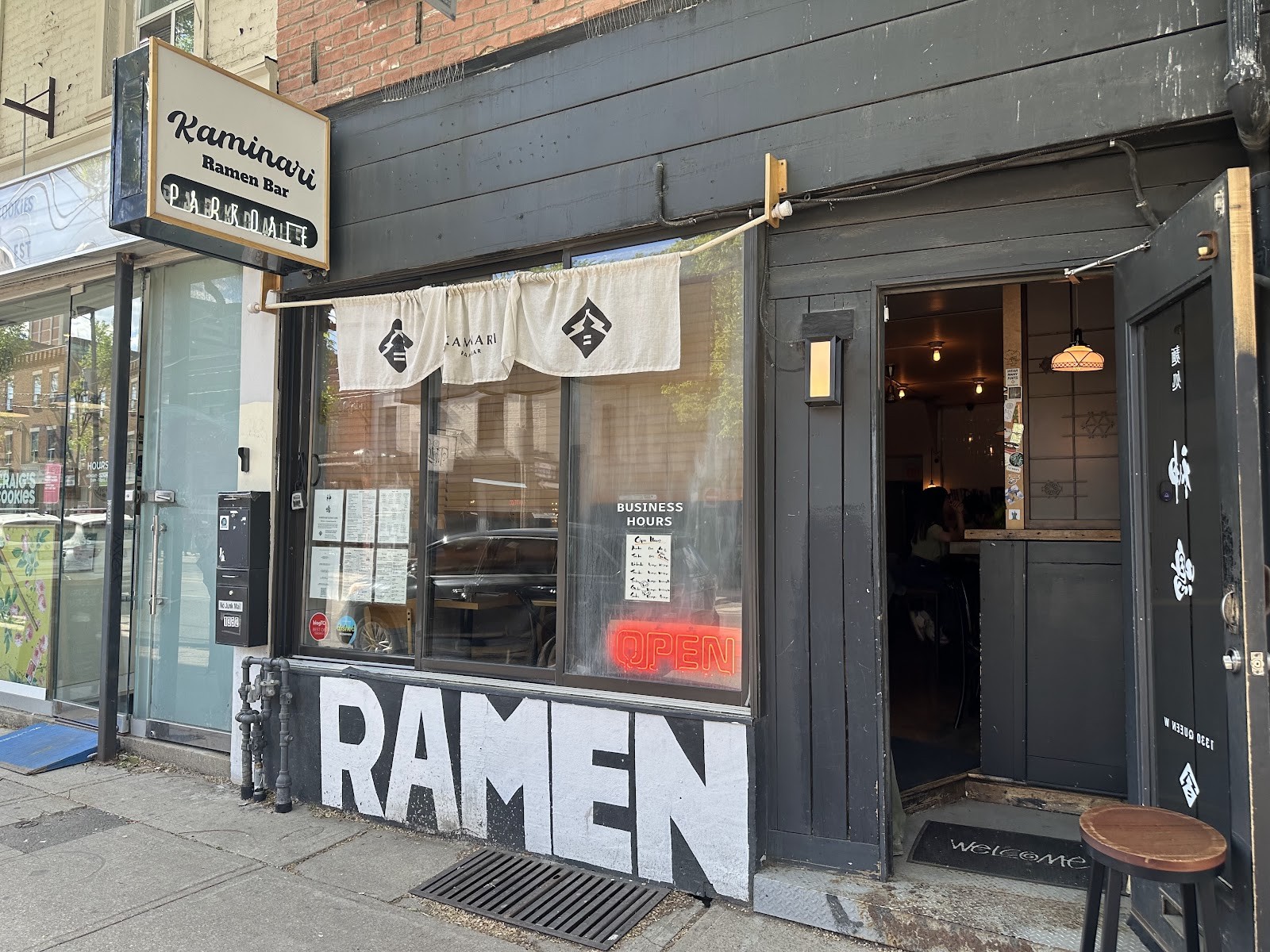 Kaminari Ramen Bar: the place