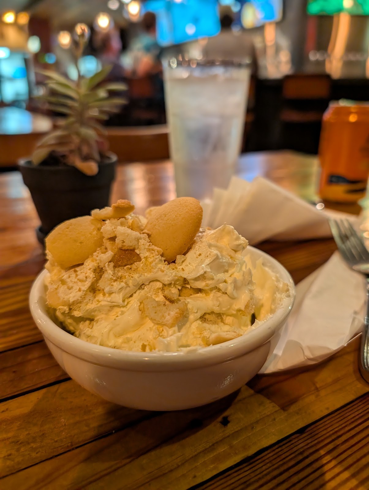 COMMUNITY Kitchen + Taproom: food & drinks