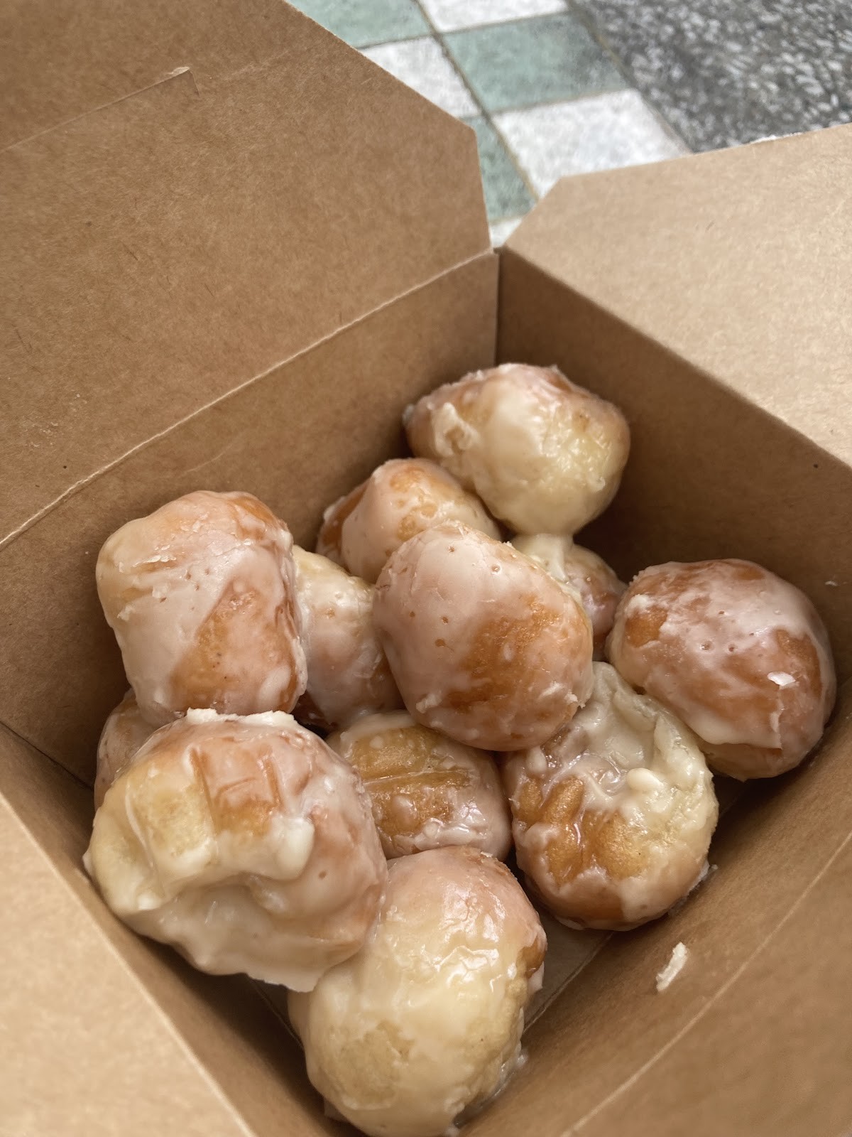 Gigi's Doughnuts: food & drinks
