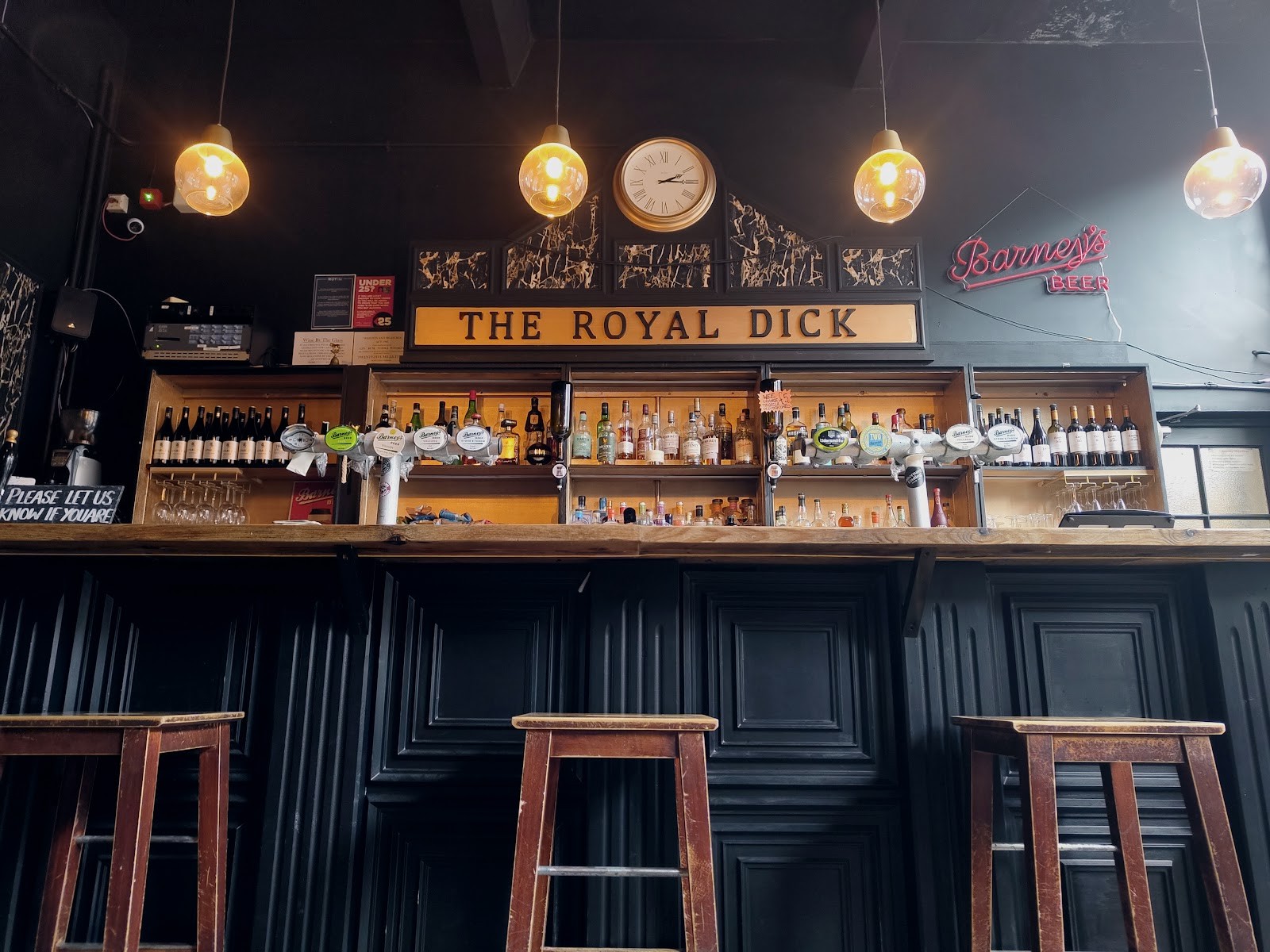 The Royal Dick Pub: the place