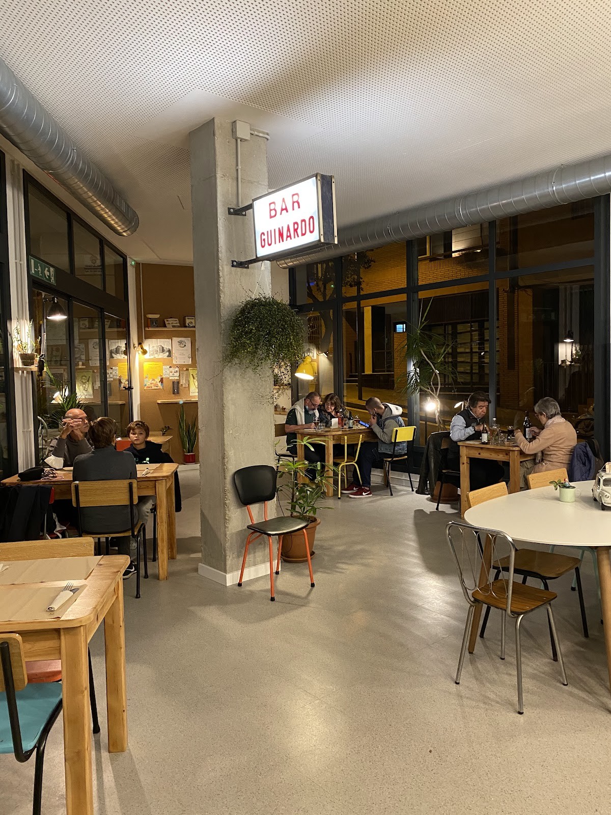Bar Guinardó: the place