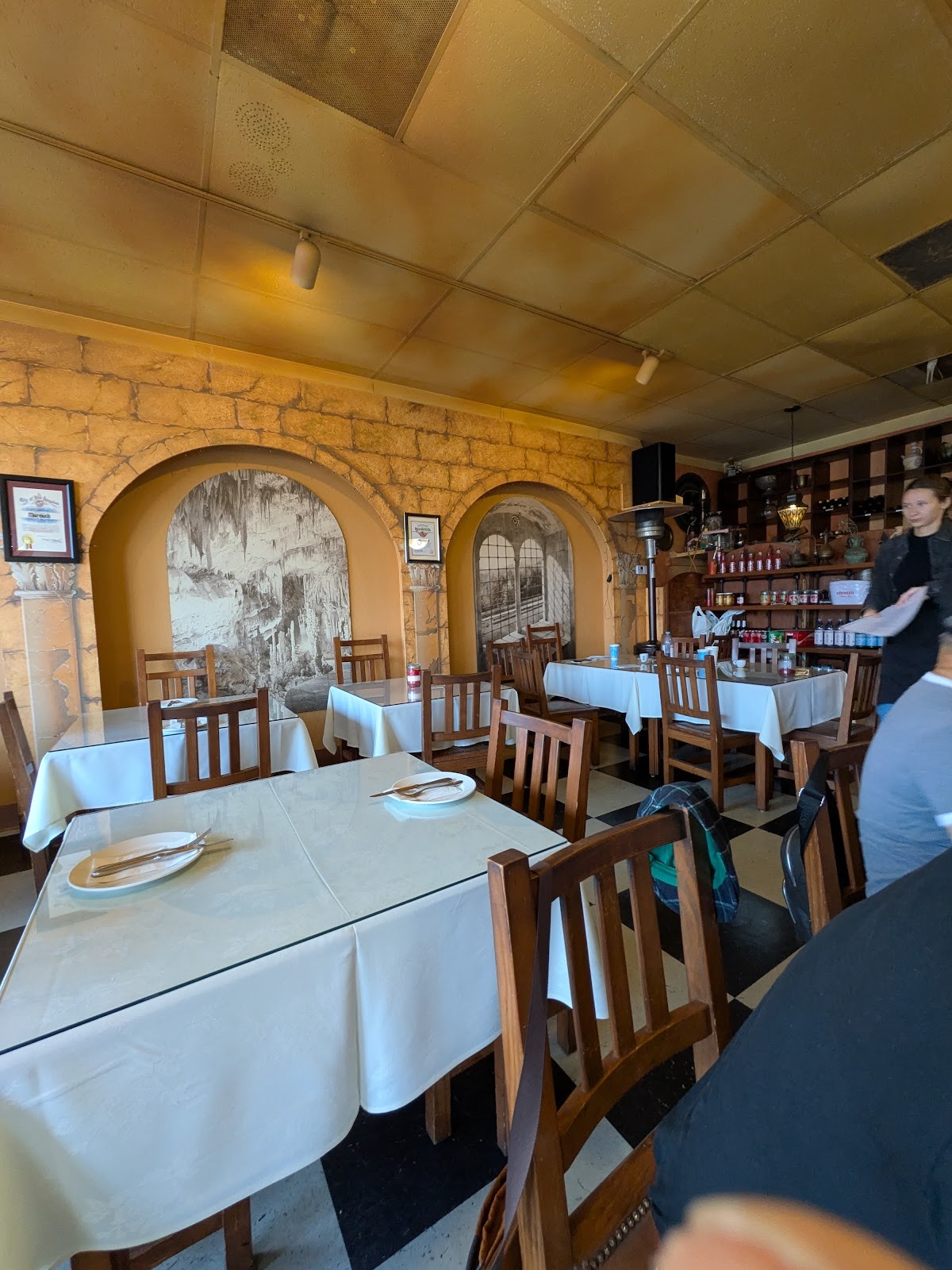 Marouch Restaurant: the place