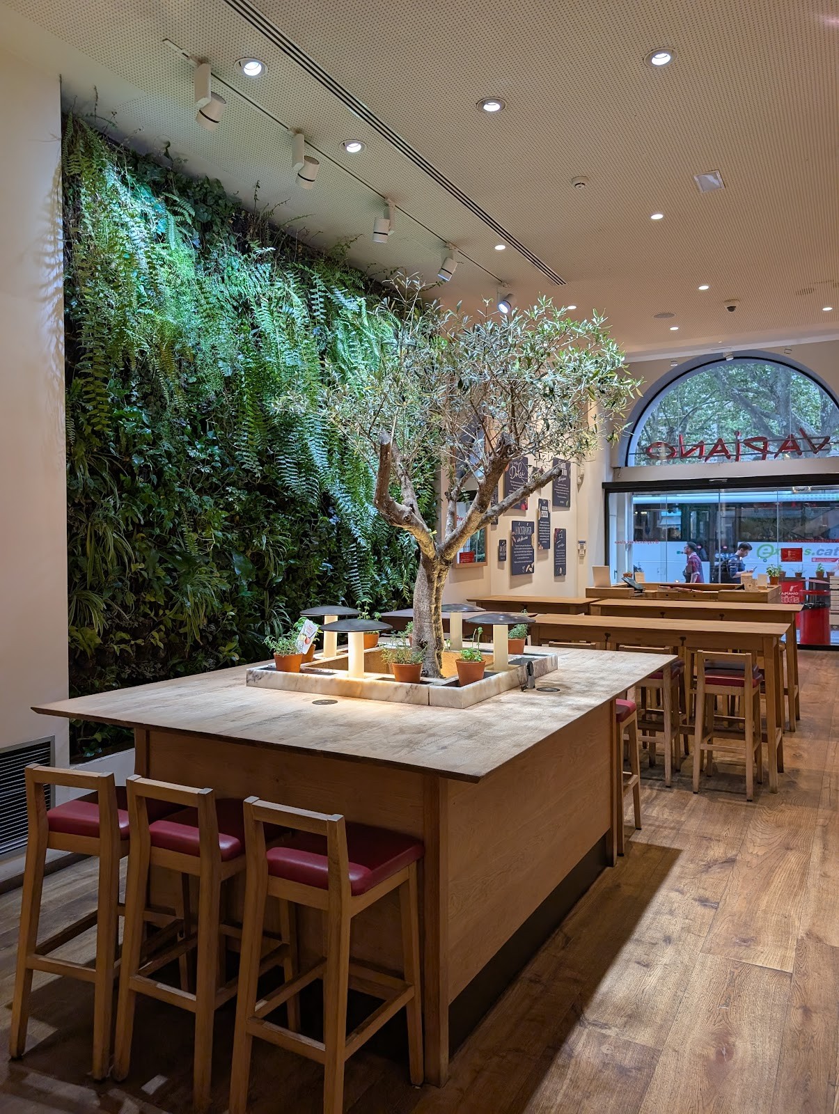 Vapiano Gran Via: the place