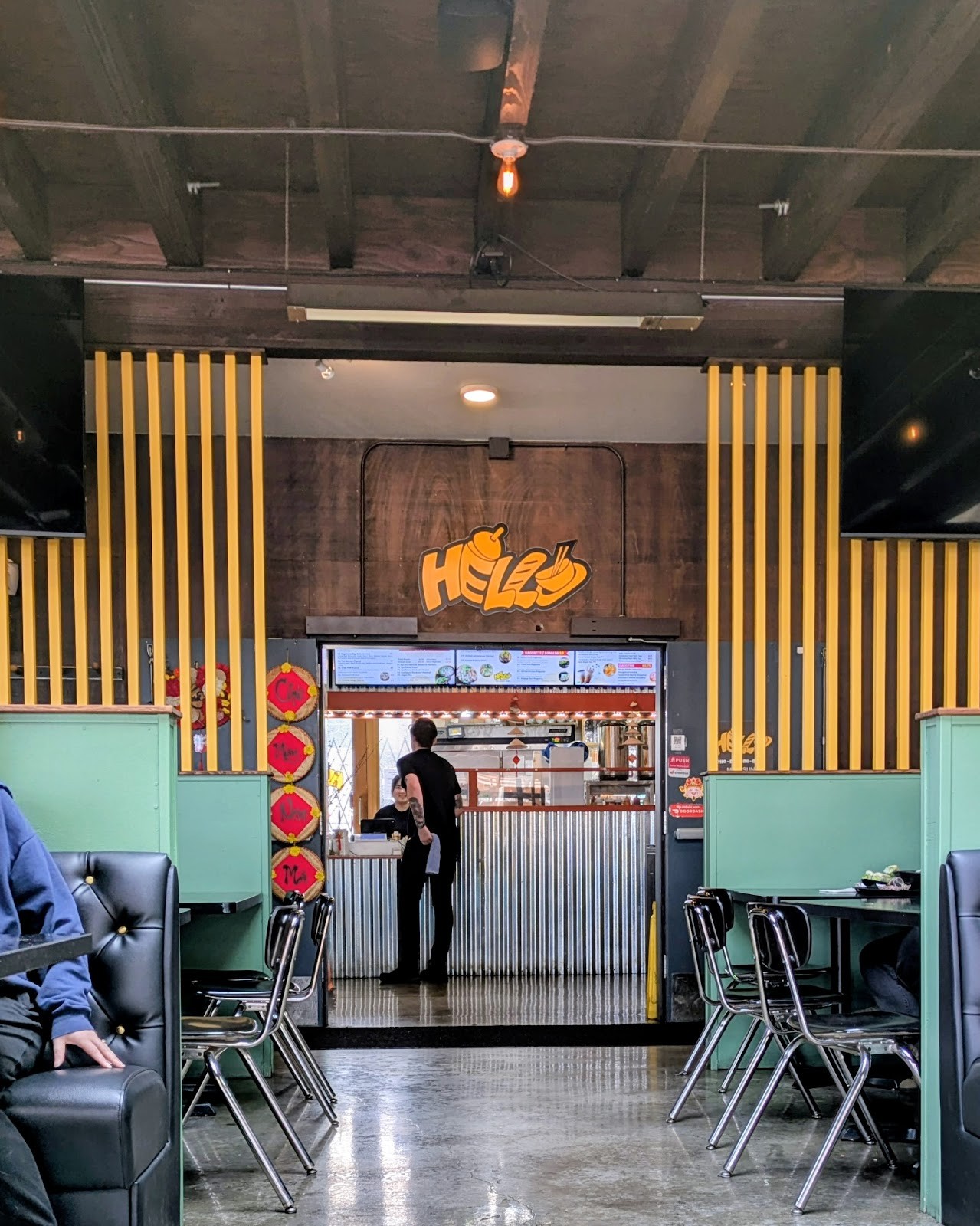 Hello Pho, Banh mi & Boba on Sandy Blvd: the place