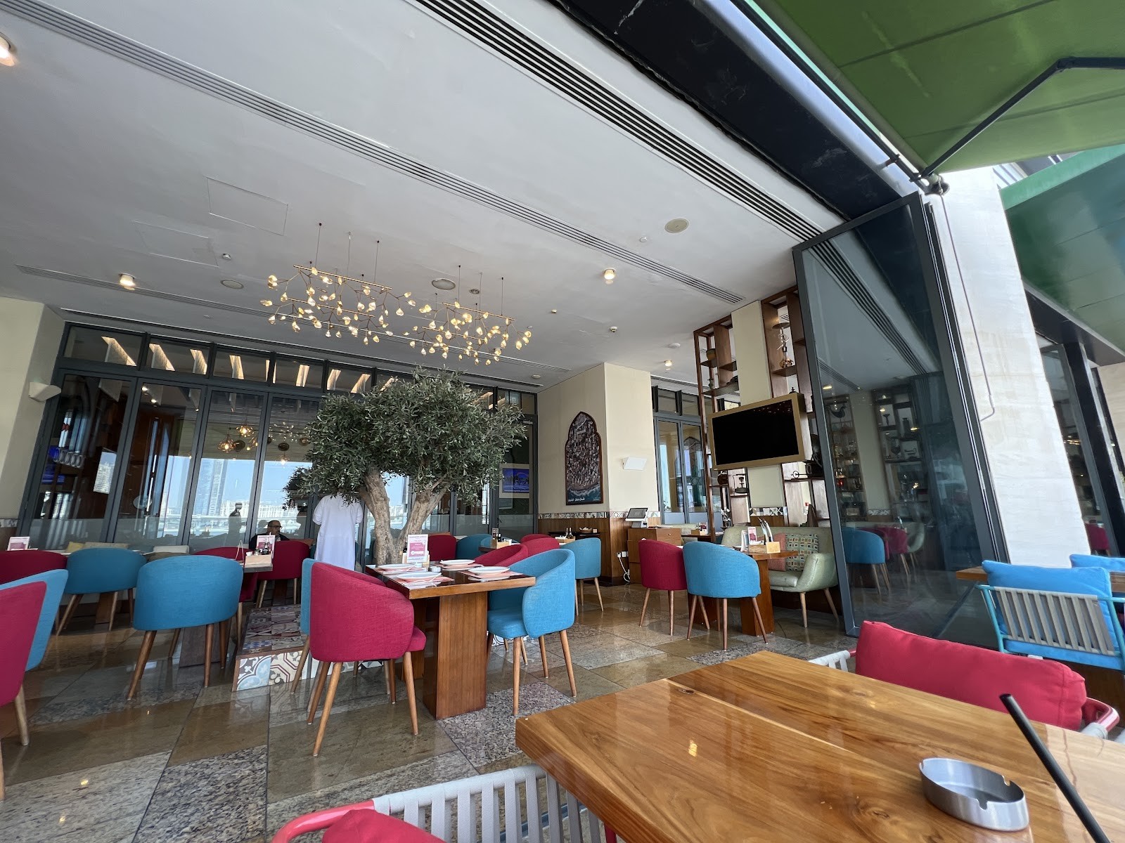 Semsom, Lebanese Cuisine: the place