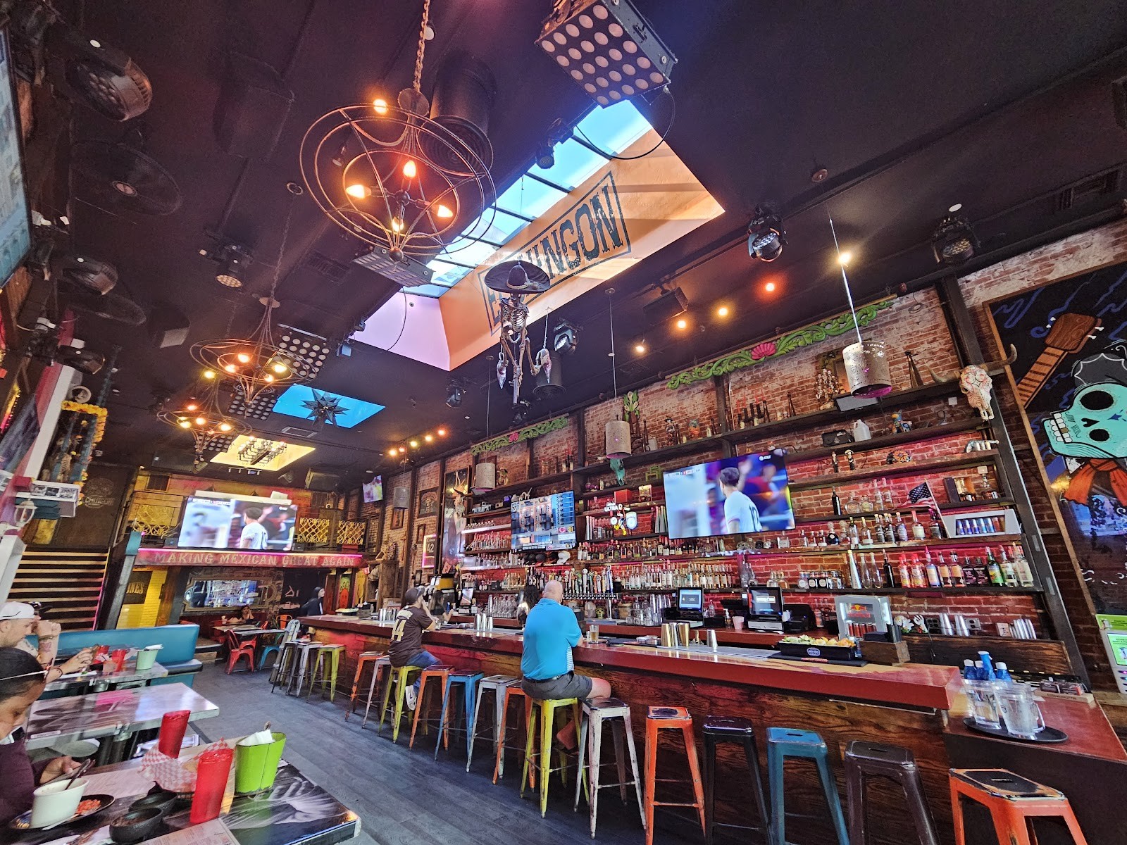 El Chingon: the place