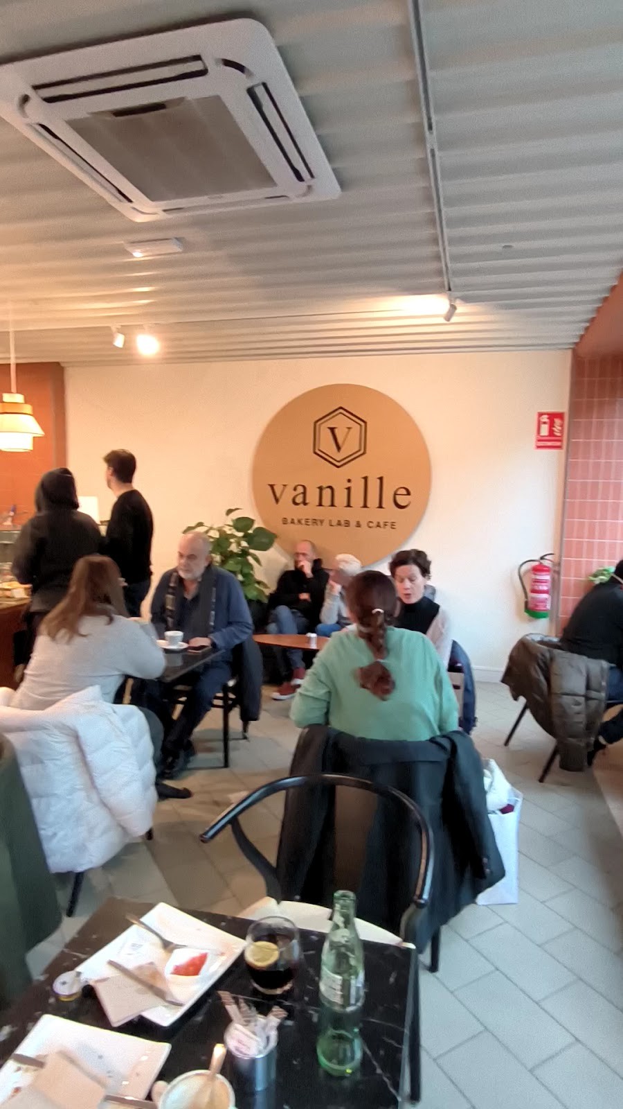Vanille Bakery Lab & Café: the place