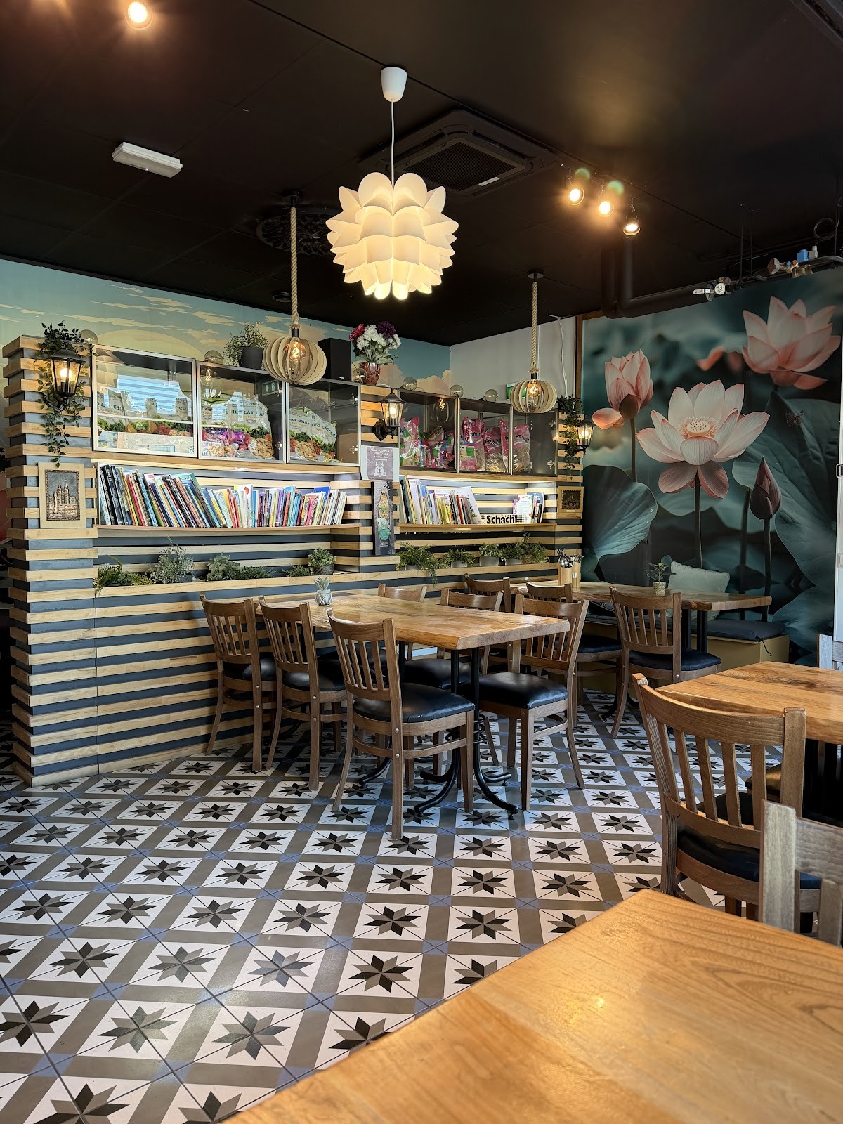 Sen Việt Vegan Restaurant: the place