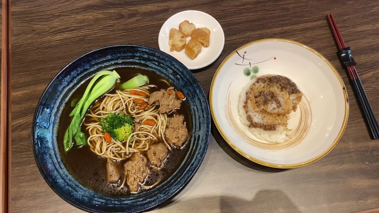 Feng Wei Ting Delicious Vegetarian Food House: food & drinks