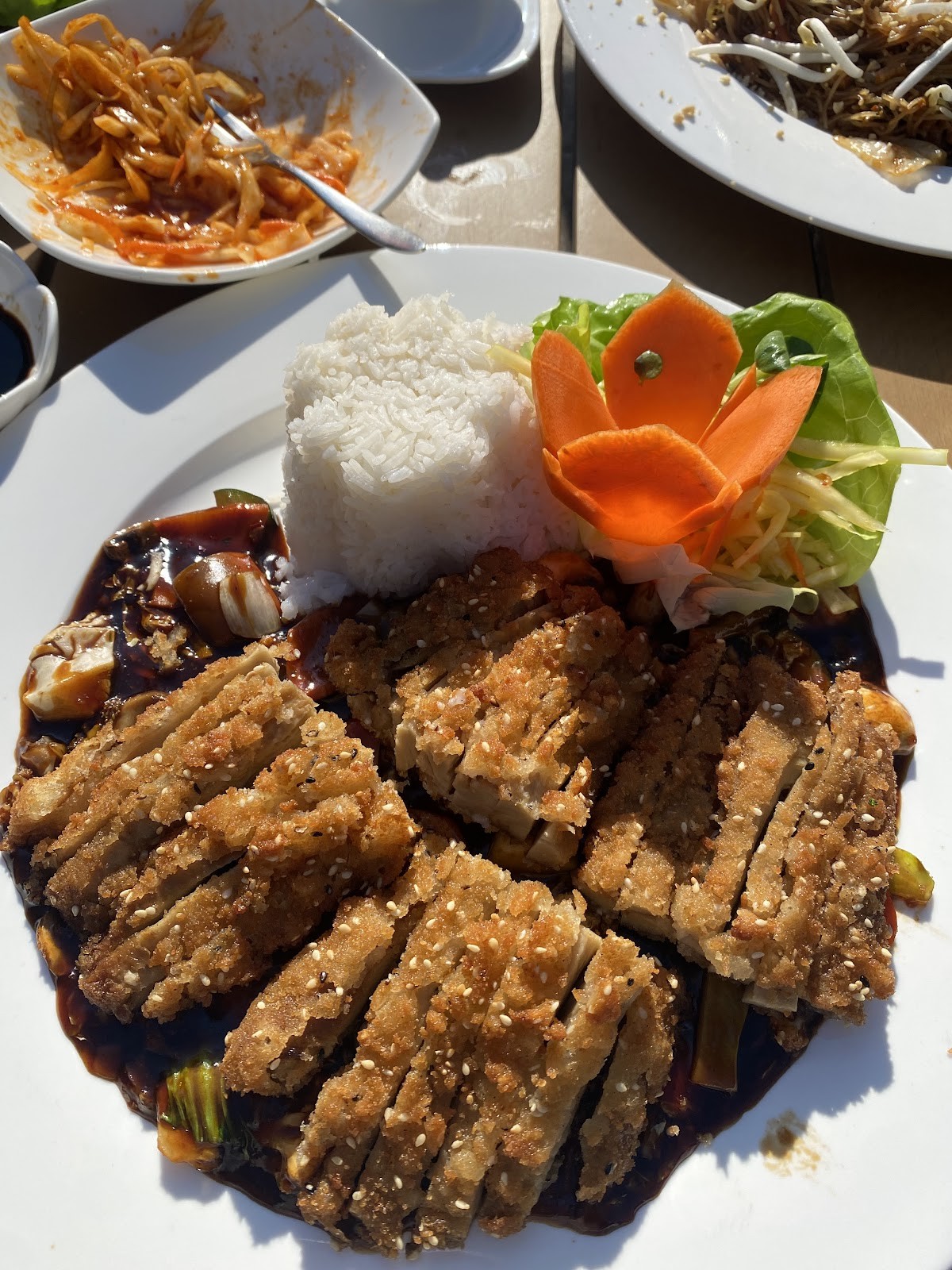 Tau Vegan Restaurant: food & drinks