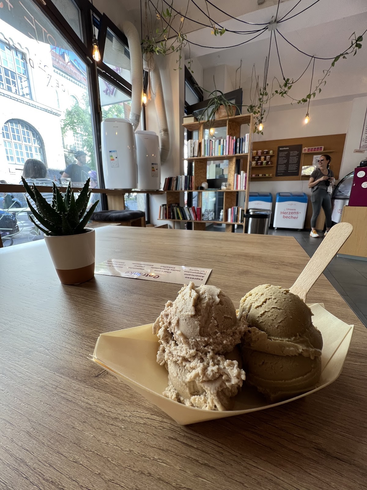 iceDate - The vegan organic Eismanufaktur: the place
