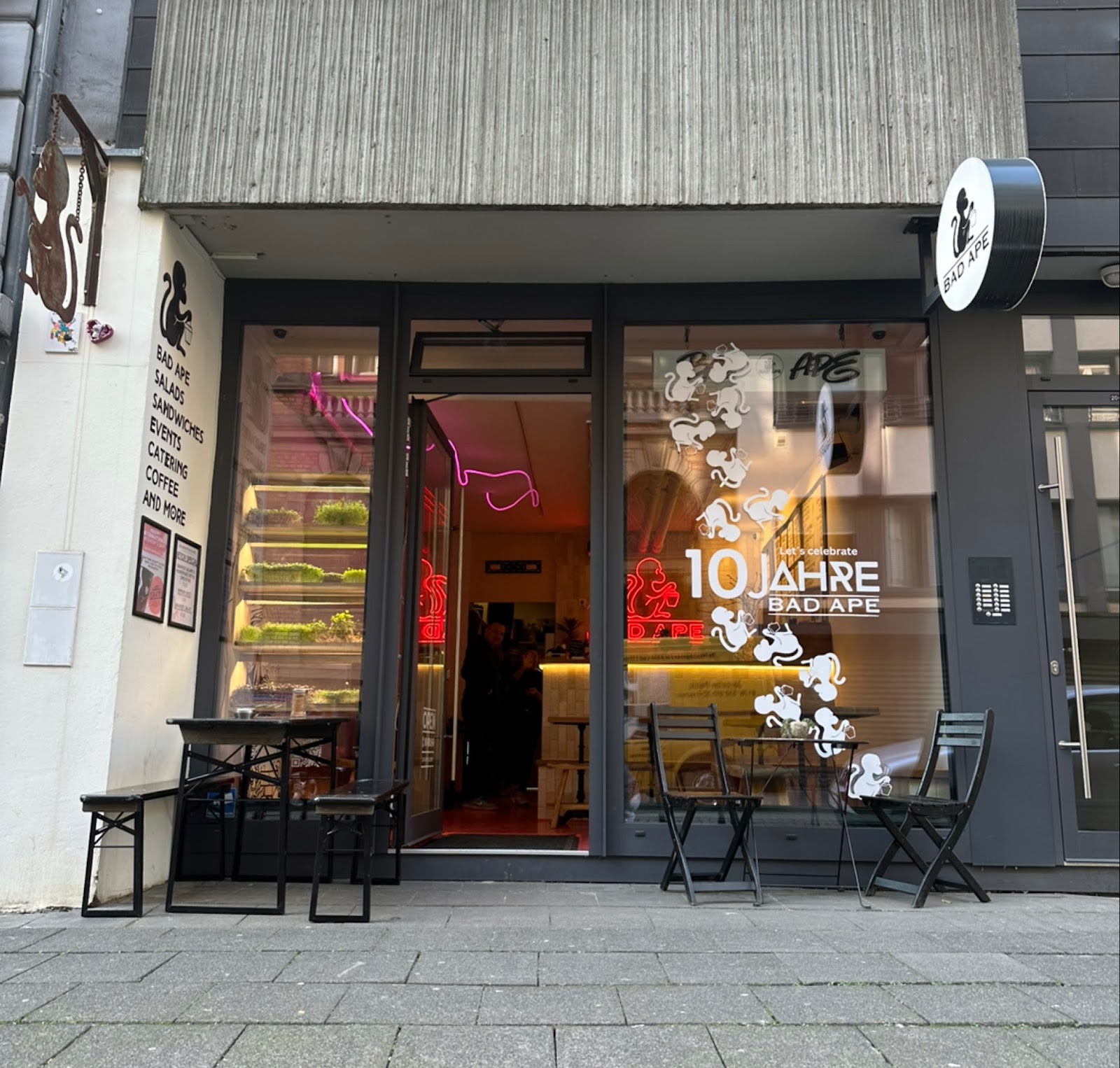 BAD APE - Alte Wallgasse: the place