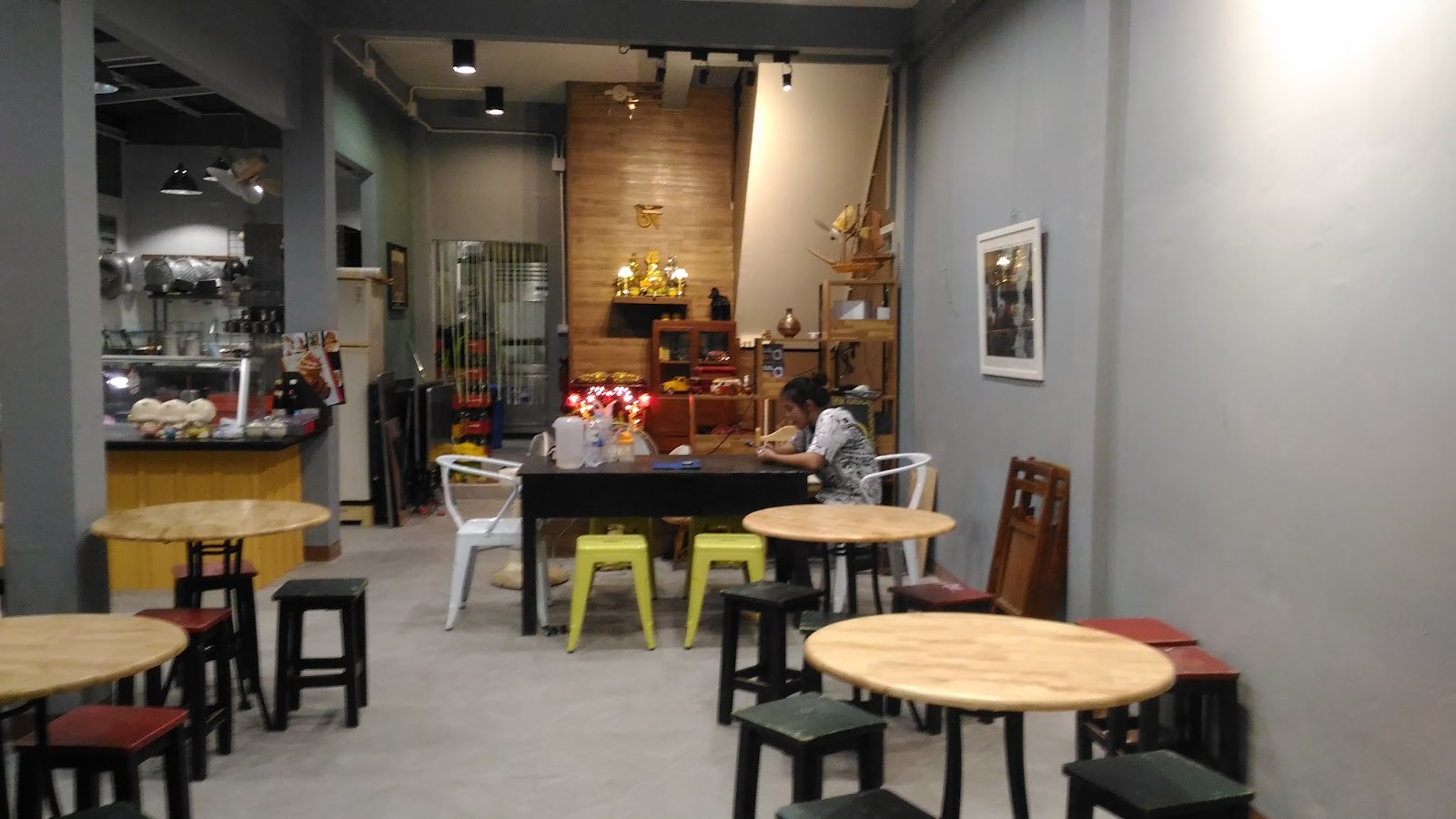 VeggieJ อาหารเจสะพานหัน: the place