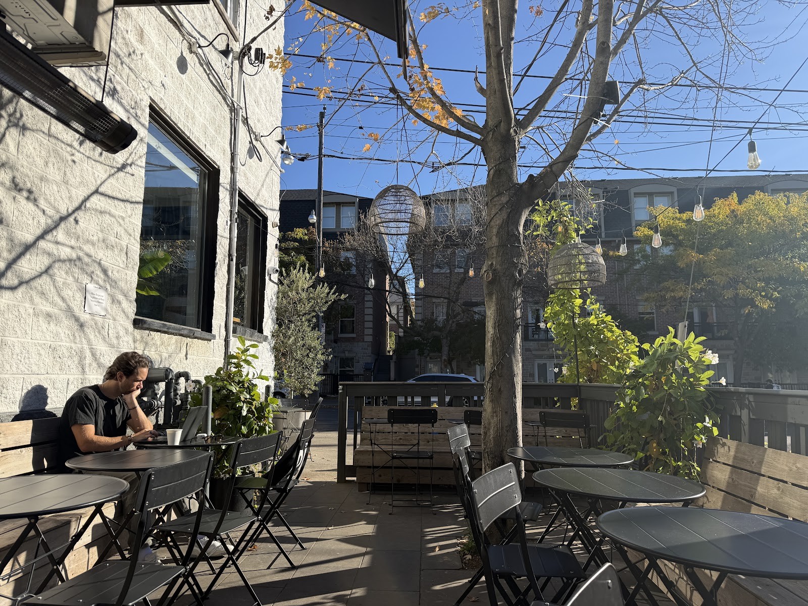 I DEAL COFFEE & WINE: the place