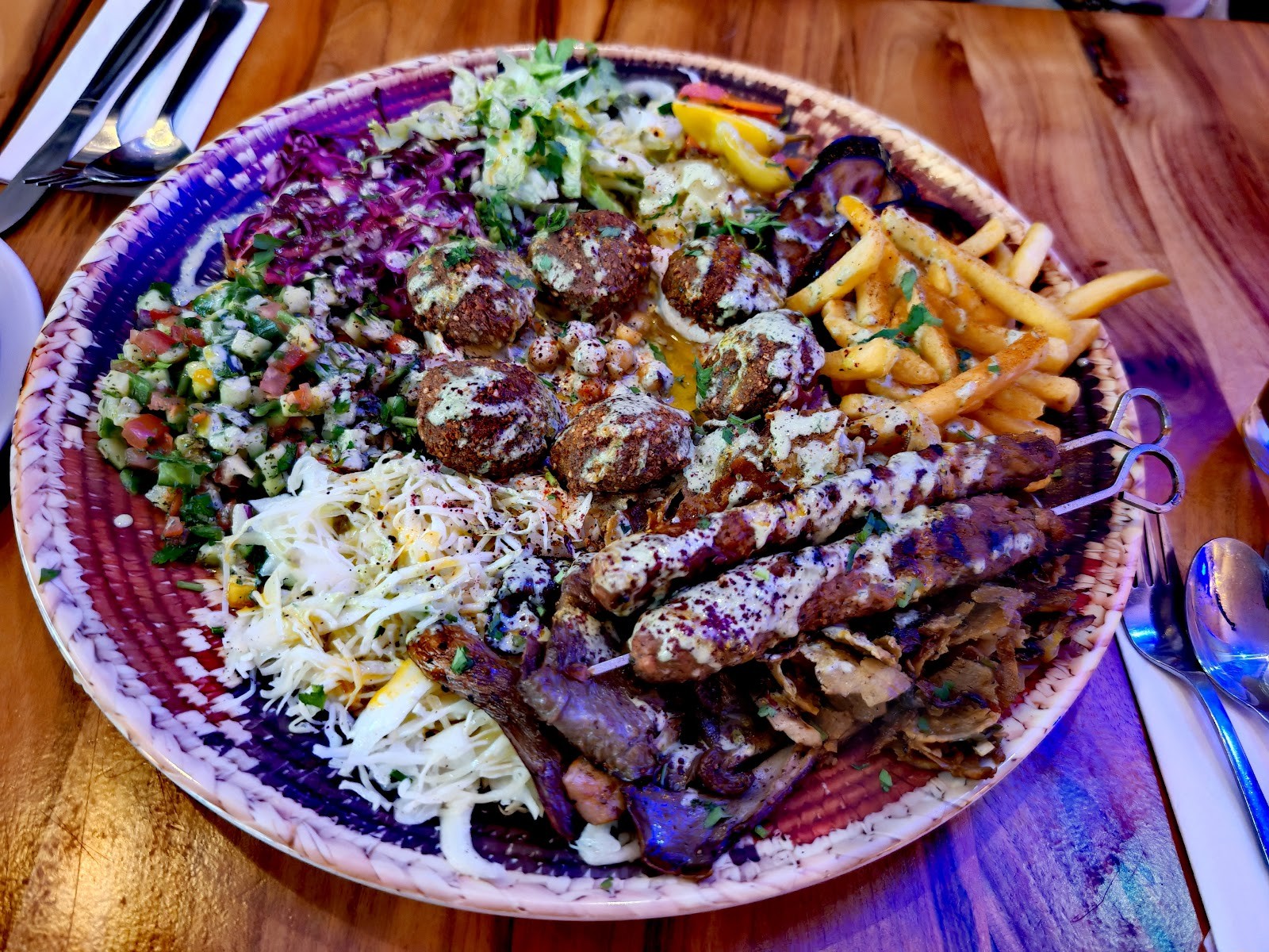 Hummus Küch': food & drinks