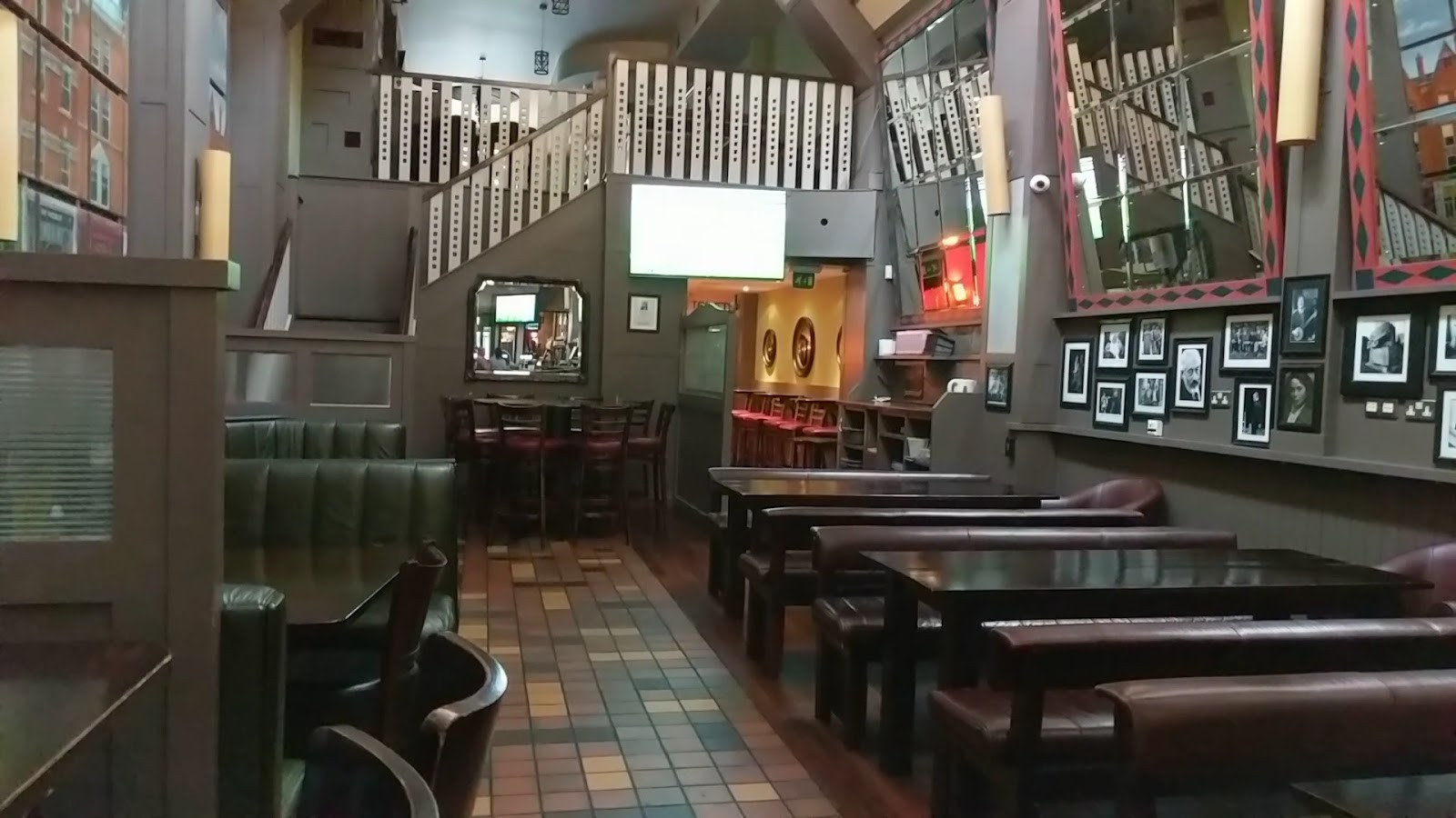 The Waterloo House: the place