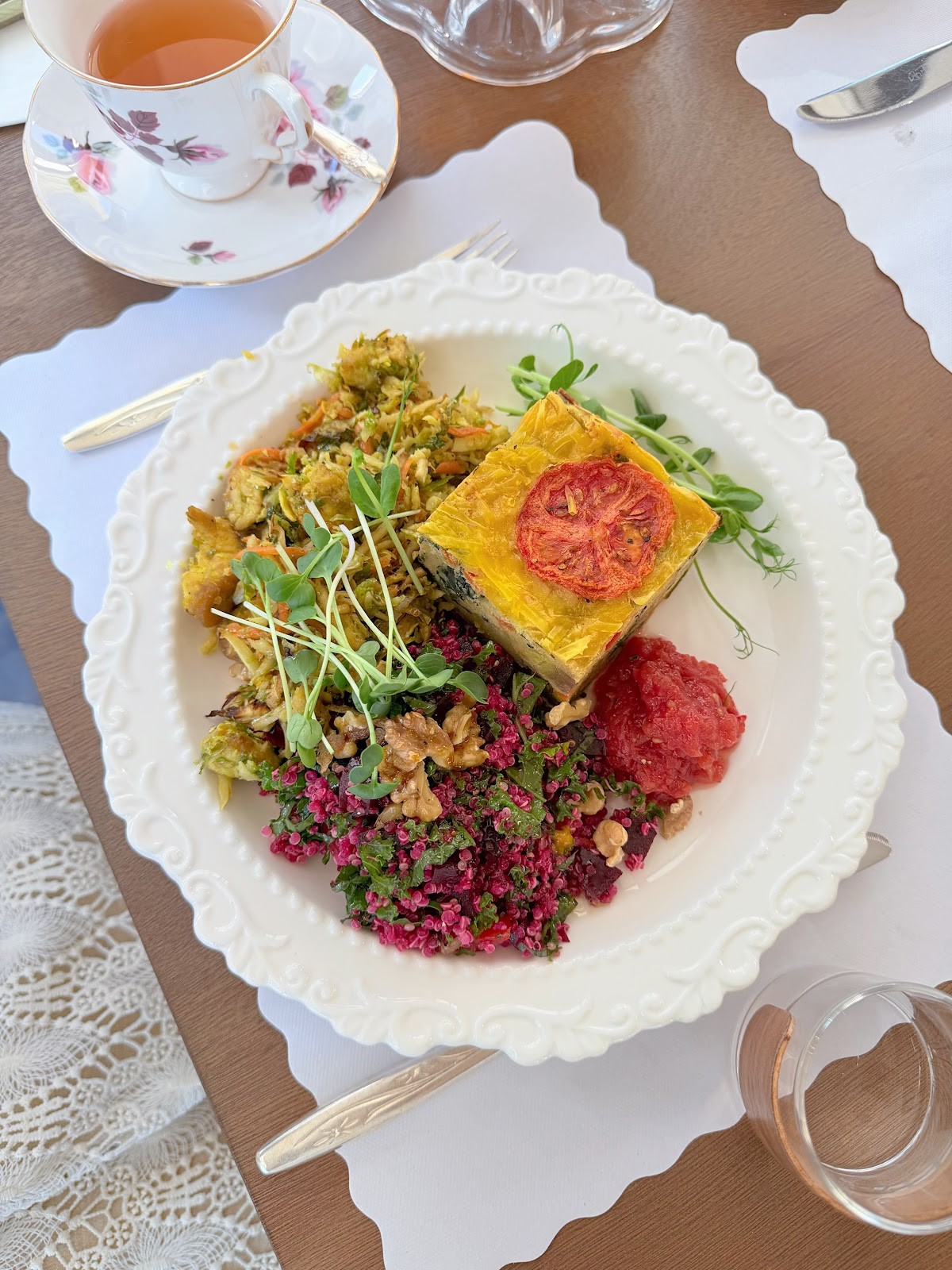 Natural Scent Flowers and Tea House: food & drinks