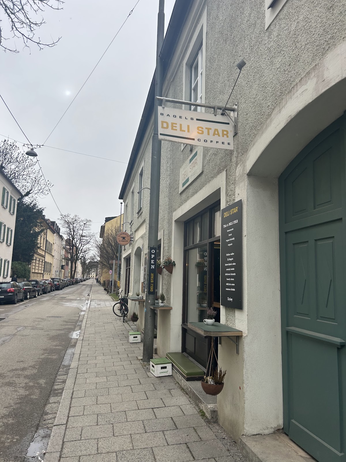 Deli Star Bagel & Coffee GmbH: the place