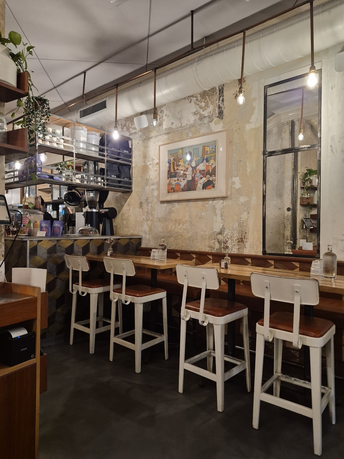 HolyBelly: the place