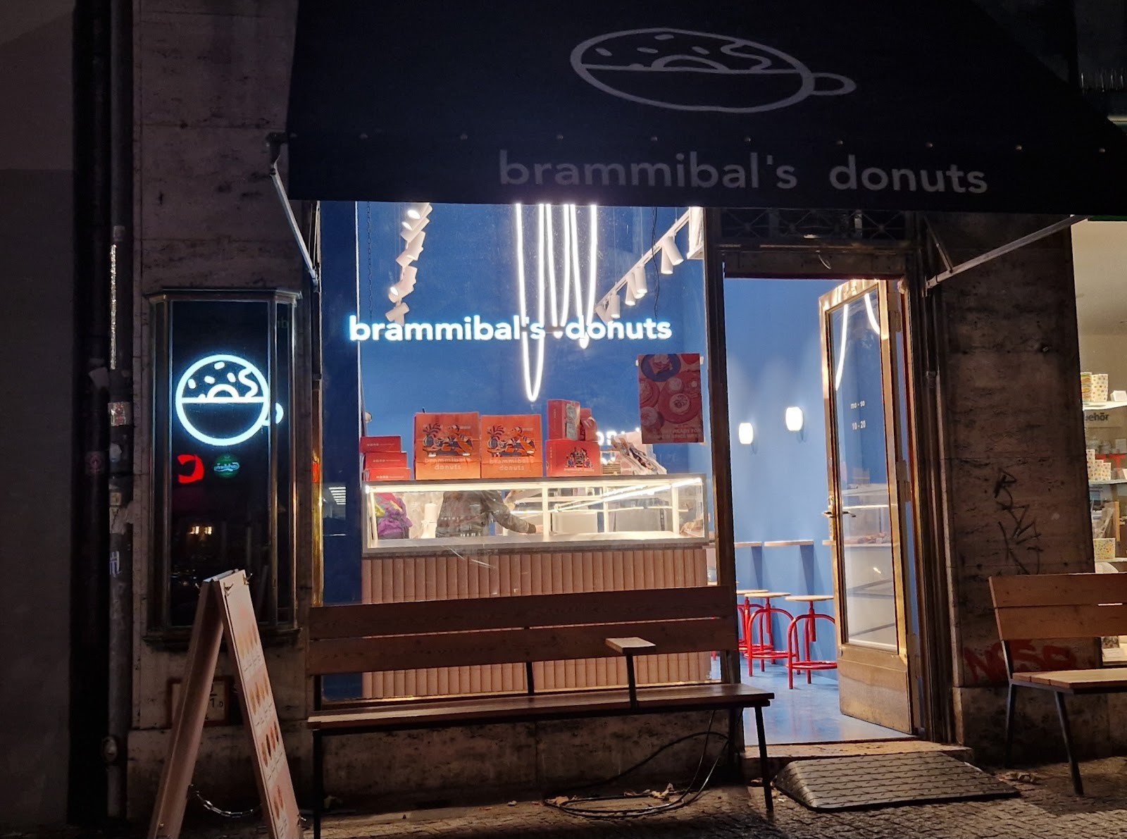Brammibal's Donuts: the place