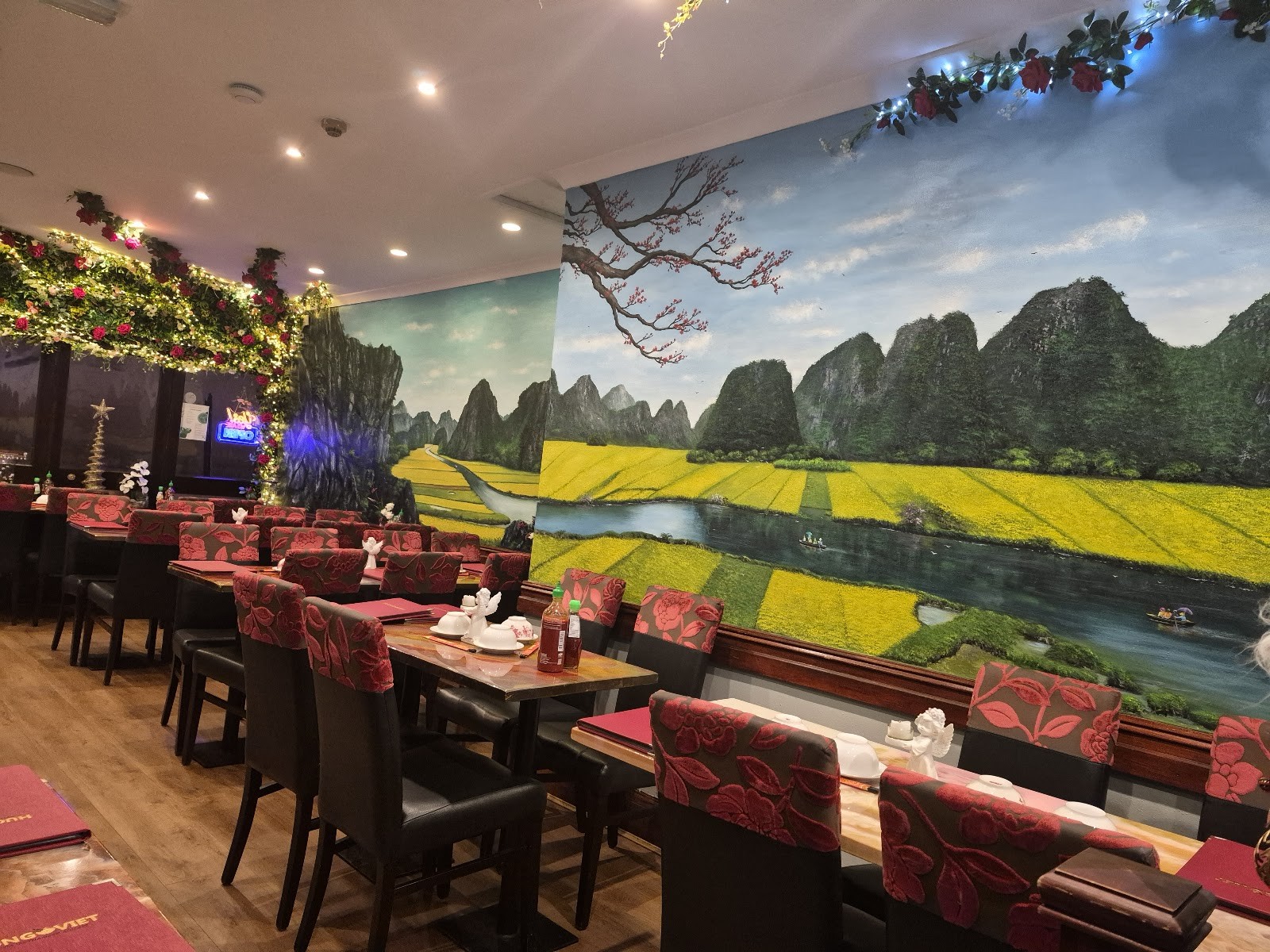 Huong Vi Viet: the place