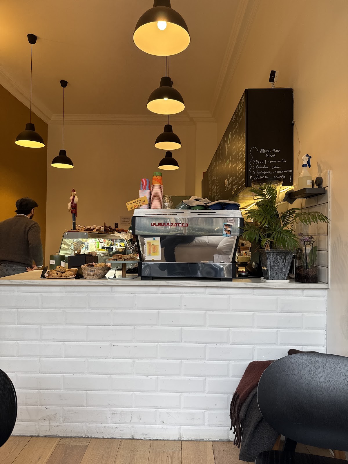 Meh Cafe: the place
