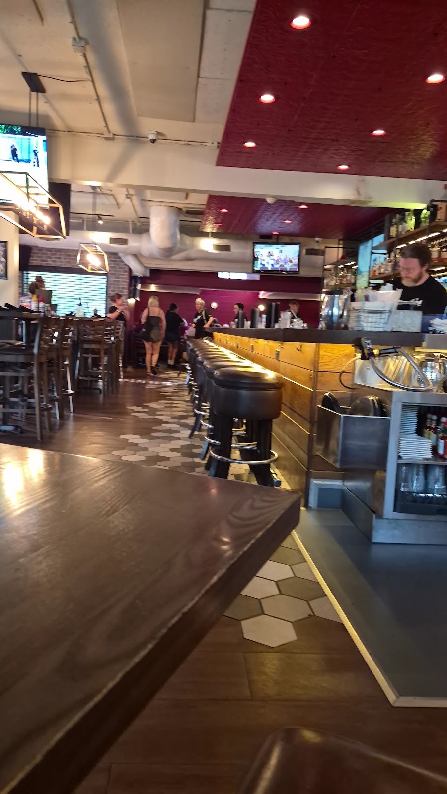 The Howe Daily Kitchen & Bar: the place