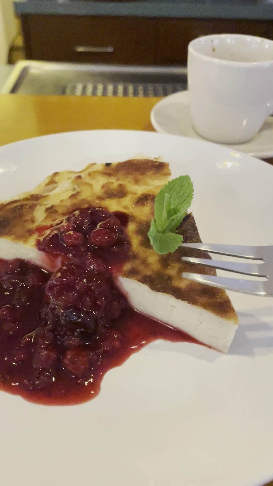Tonka Restaurant: food & drinks