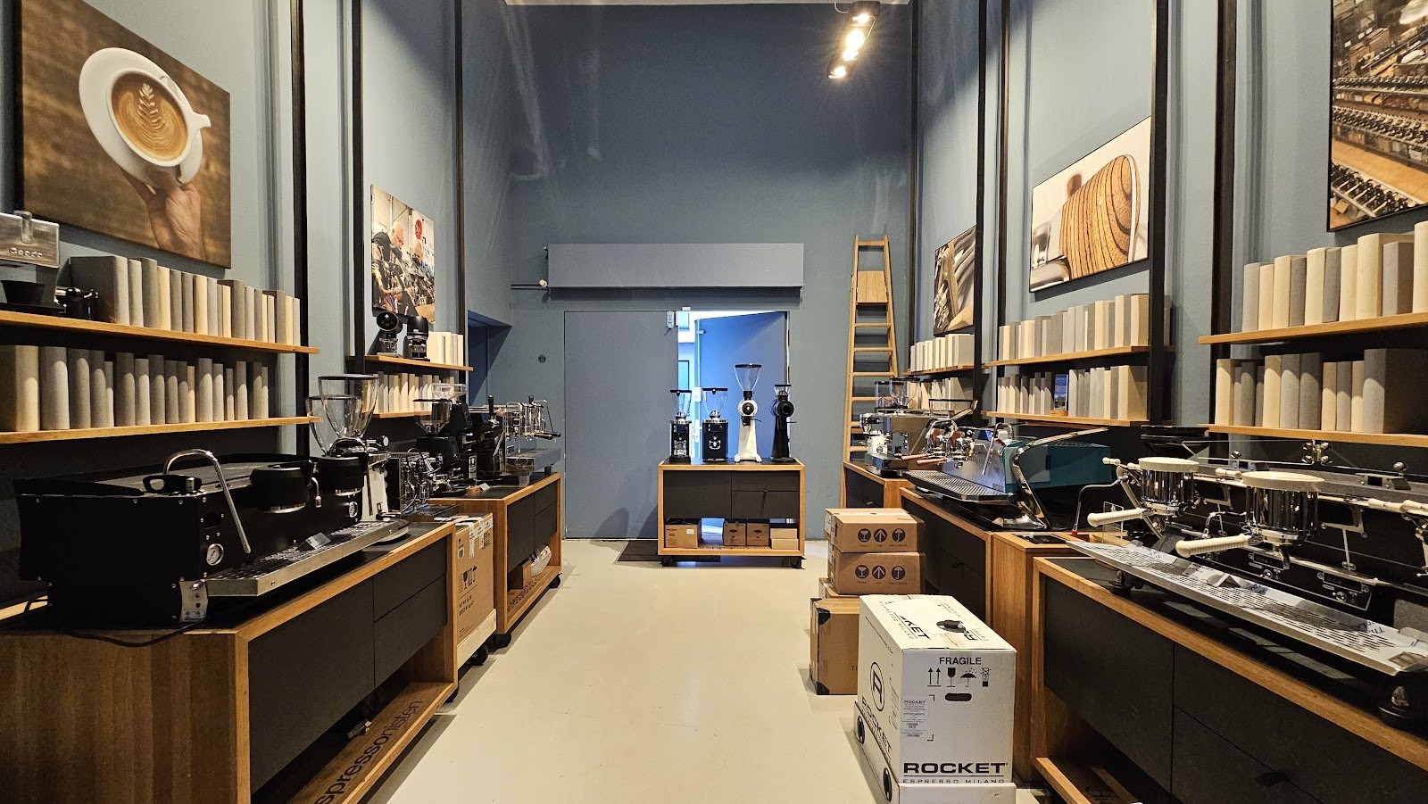 die espressonisten | Store, Craft Coffeeshop & La Marzocco Showroom: the place