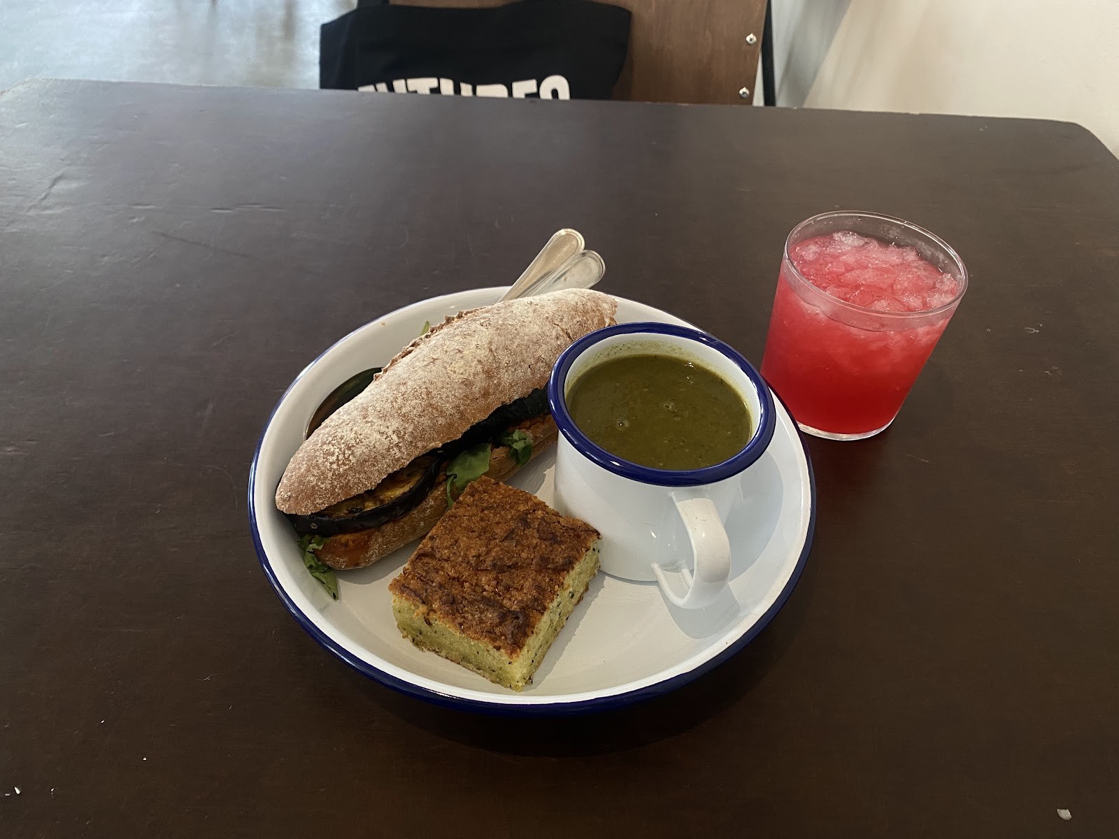 Counter: food & drinks
