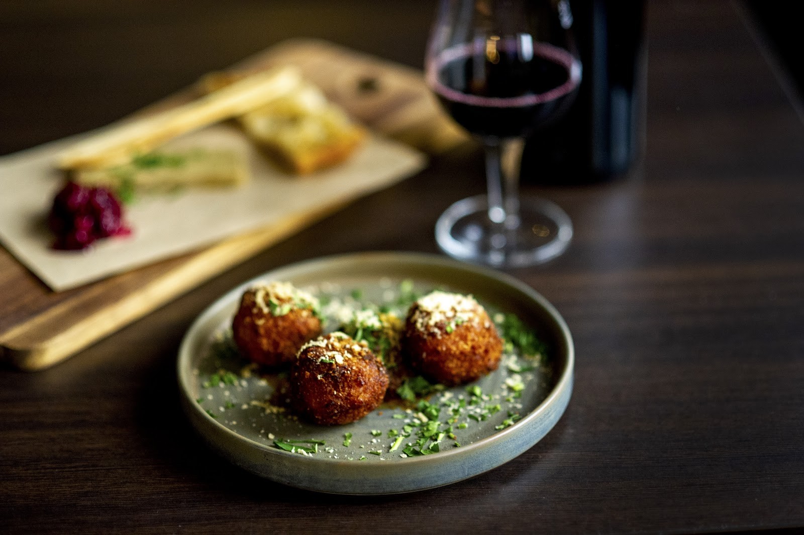 Bacchi Syre: food & drinks
