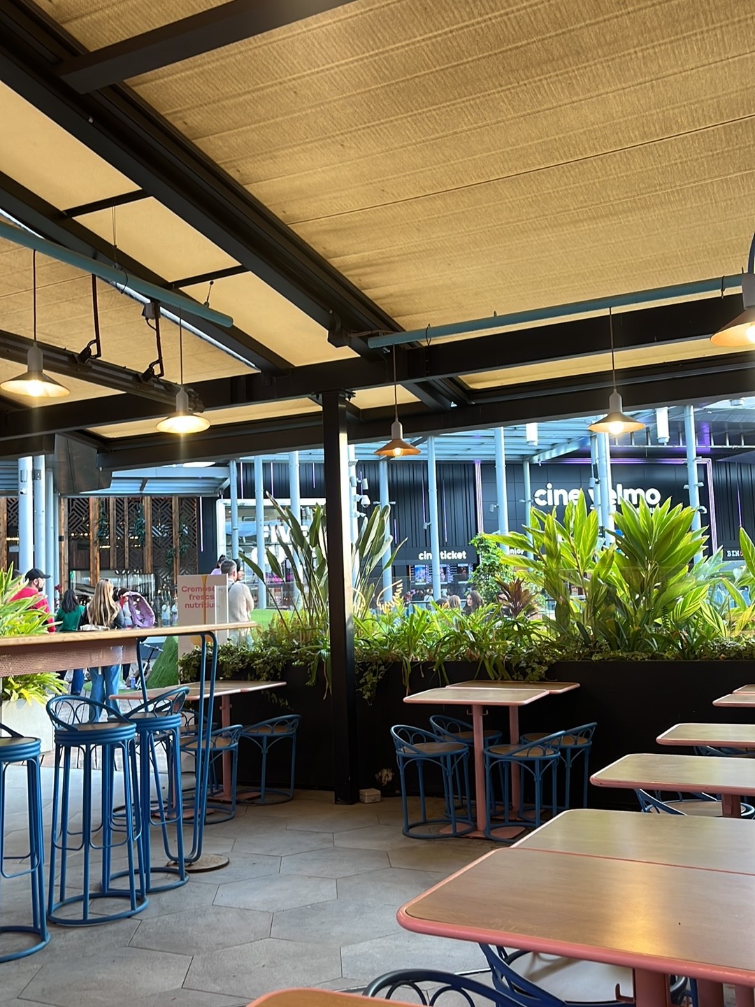 Poke House - La Maquinista: the place