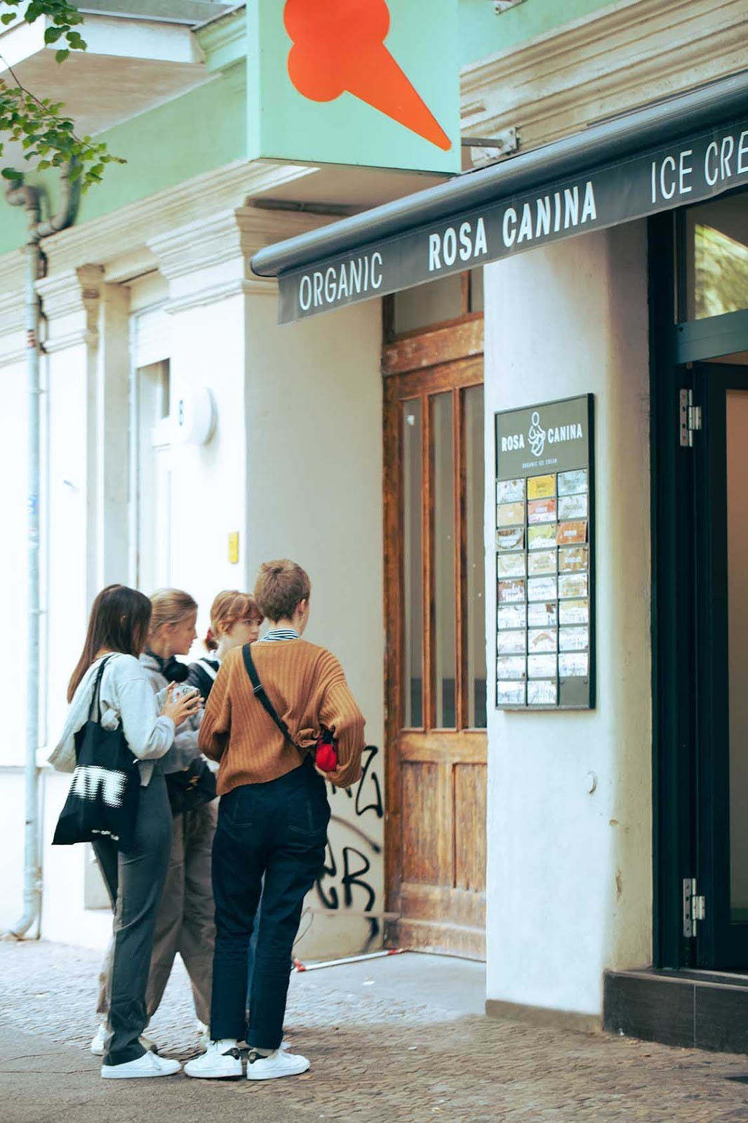Rosa Canina: the place