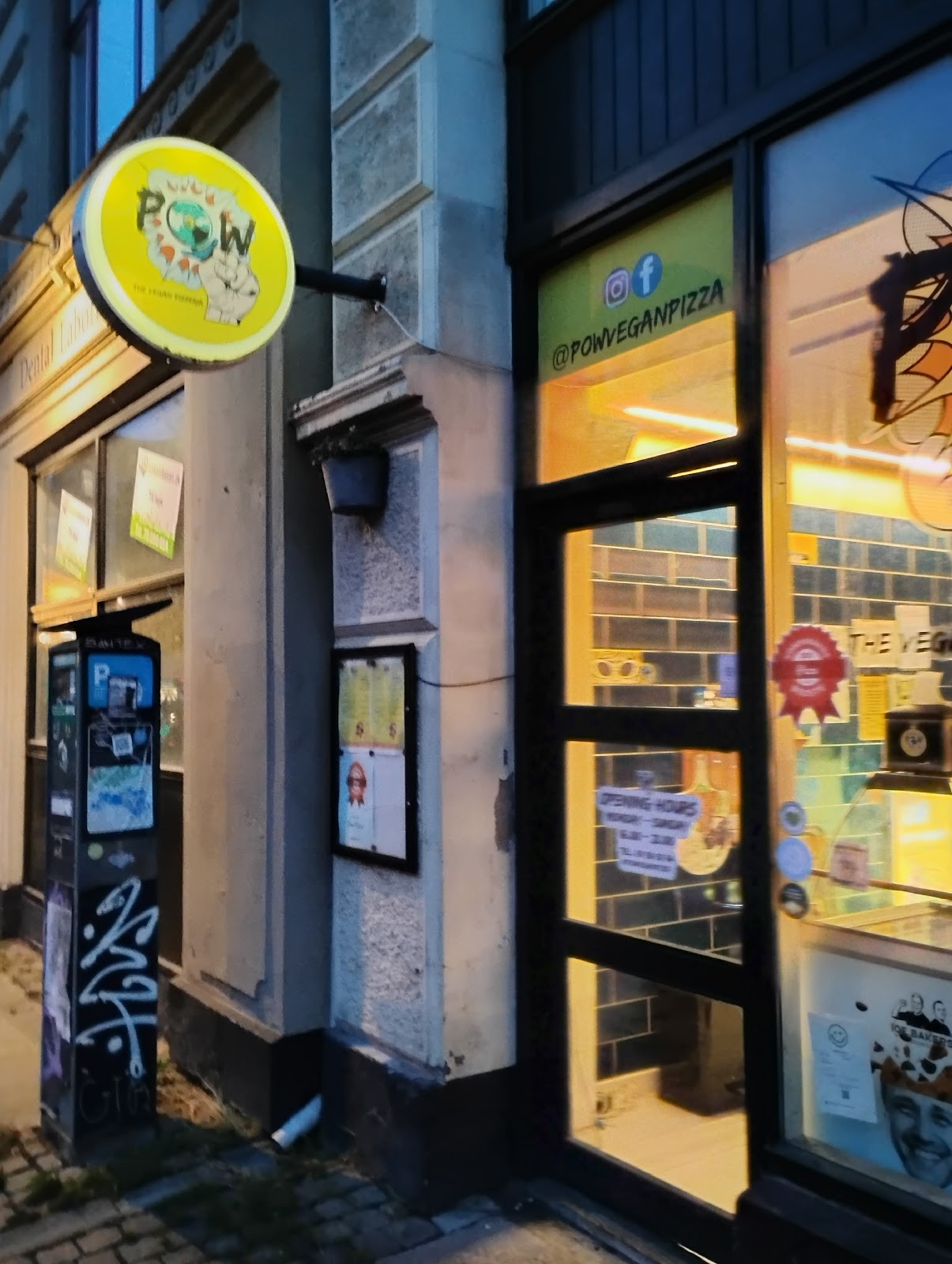 Pow Vegan Pizza: the place