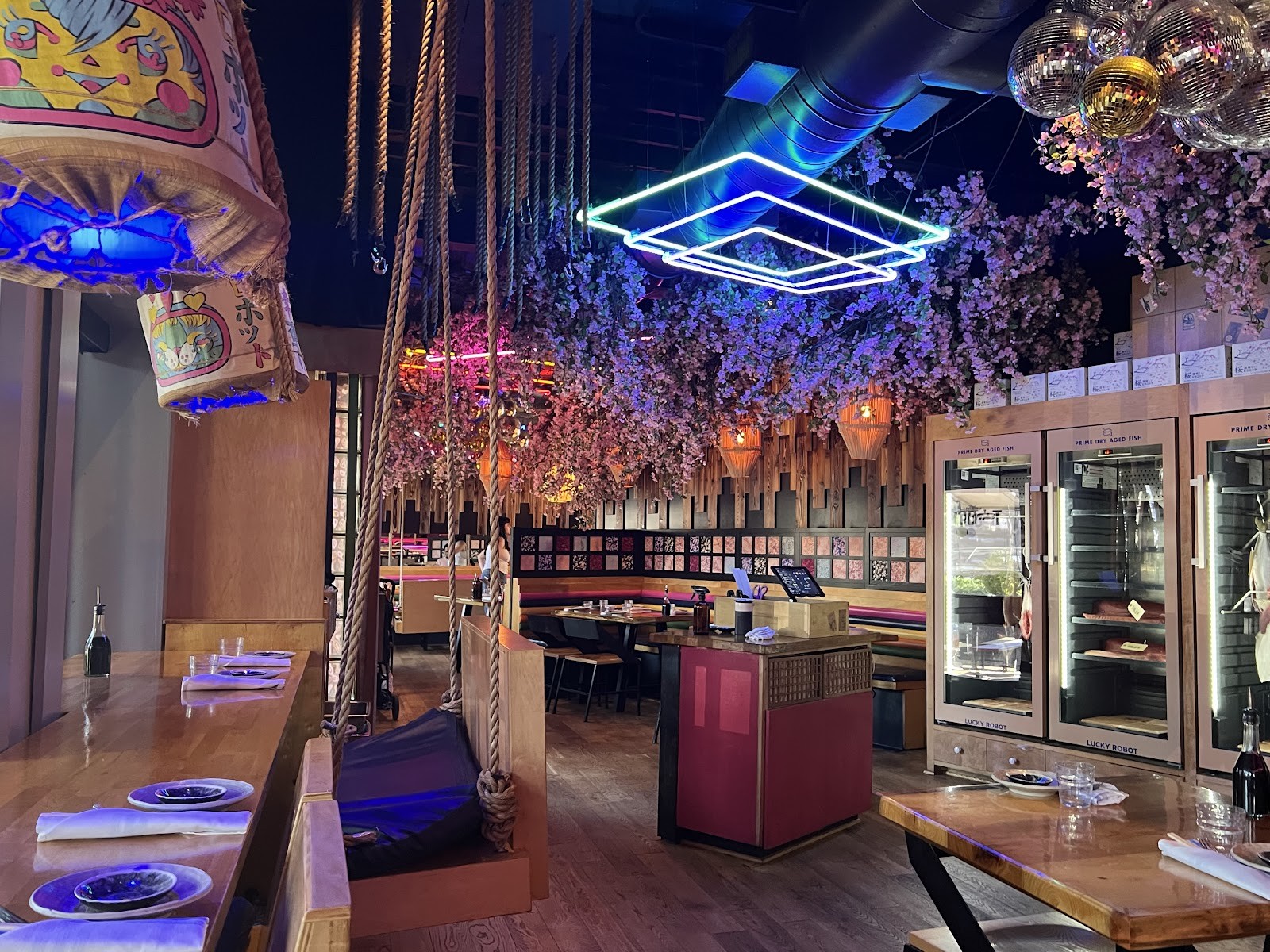 Lucky Robot Restaurant: the place