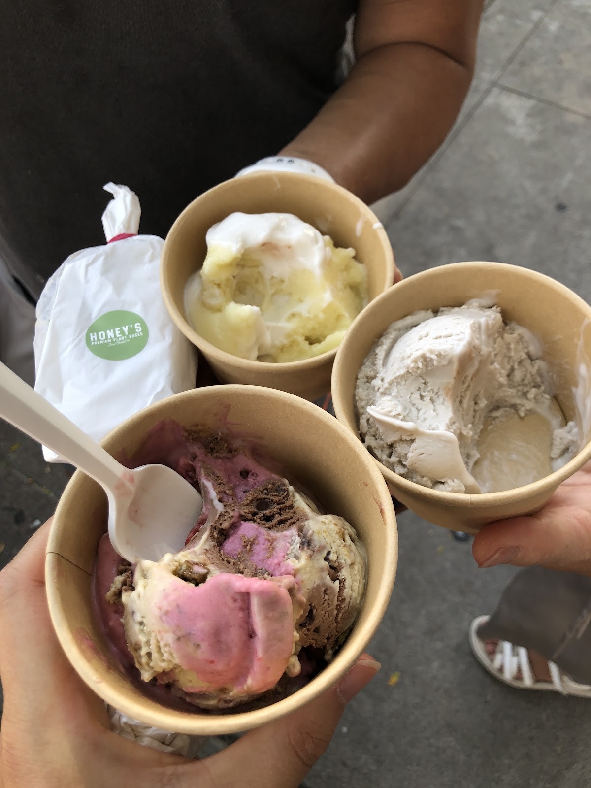 Honey's Ice Cream: food & drinks