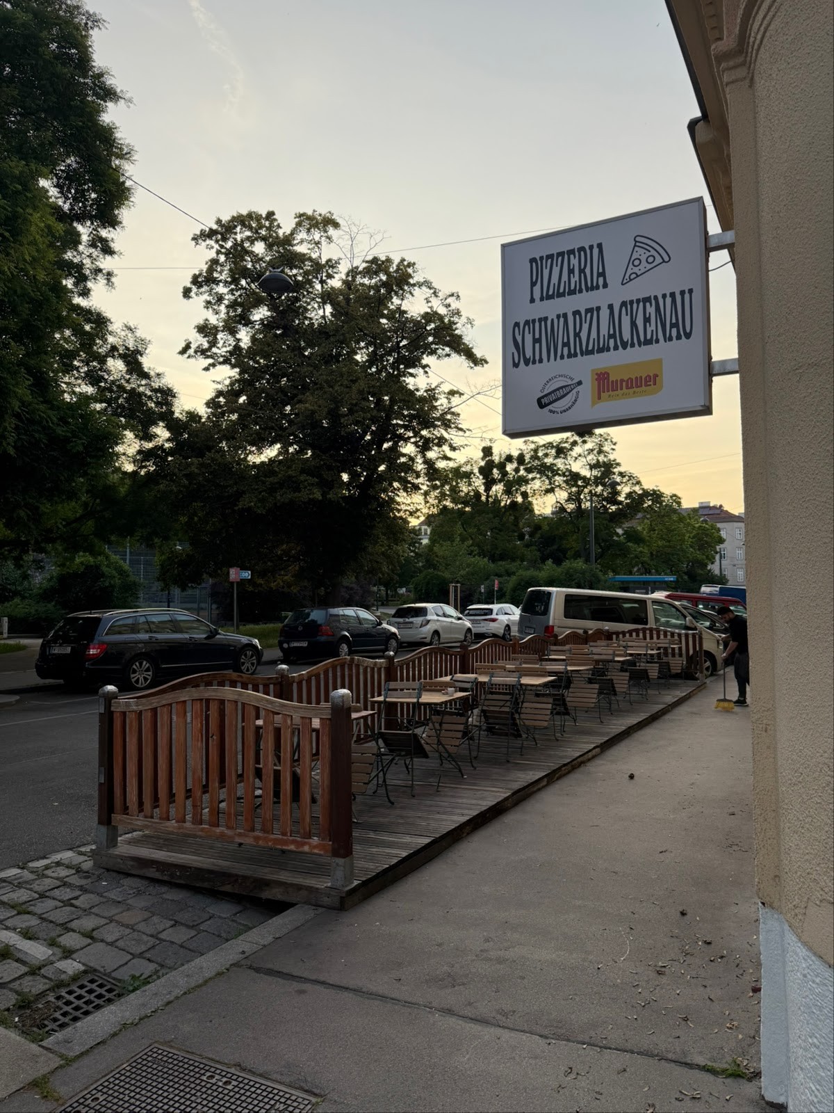 Pizzeria Schwarzlackenau 1150: the place