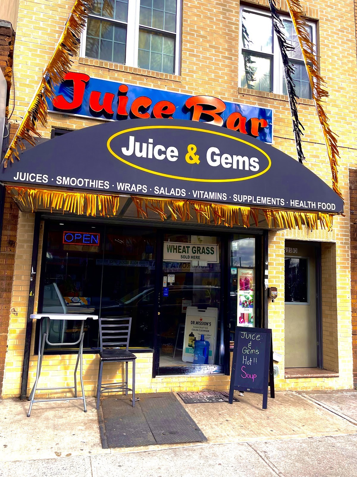 Juice & Gems: the place