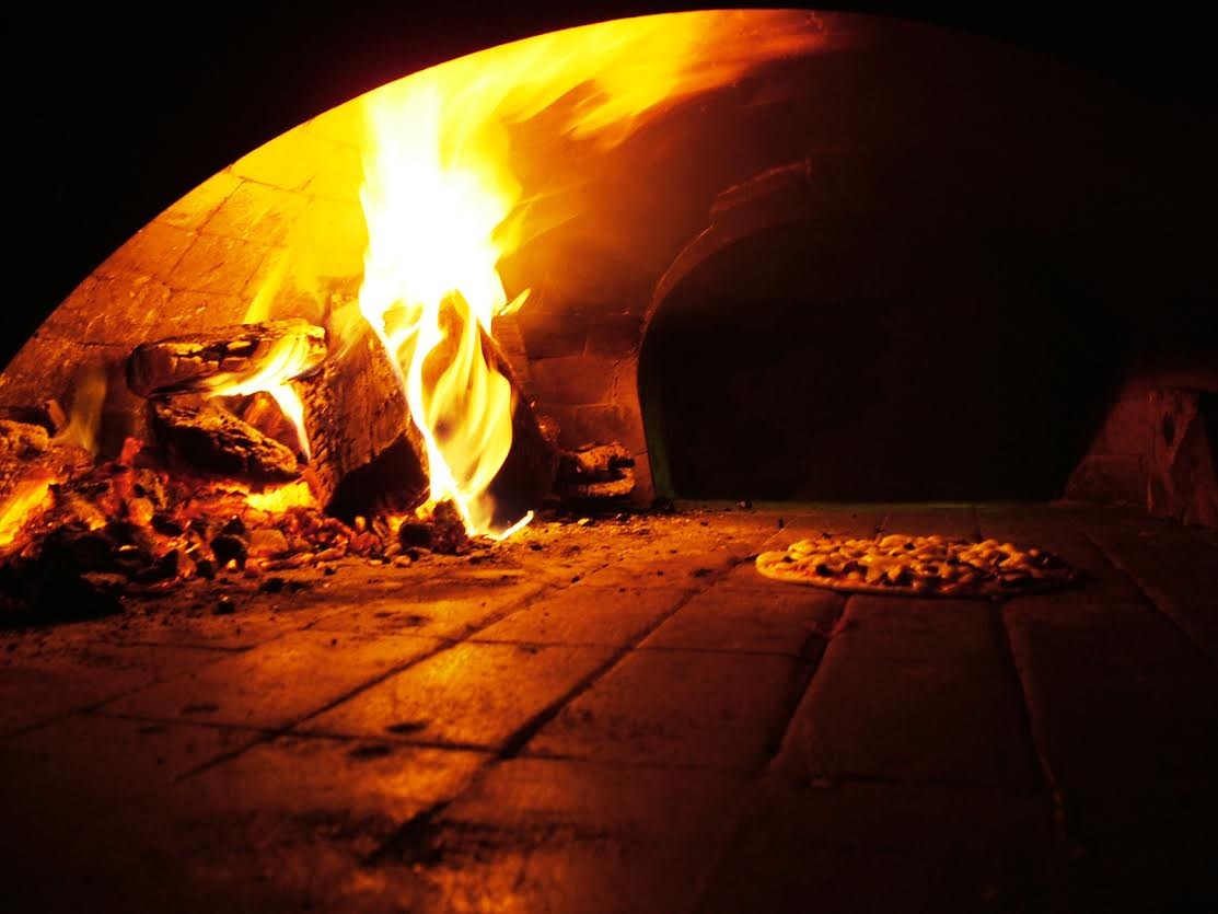 Firepit Pizza Tavern: the place