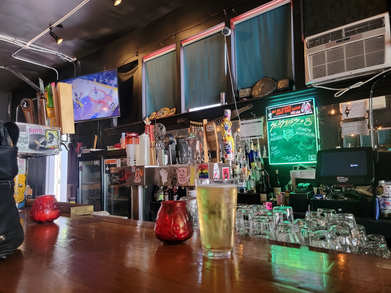 Bare Bones Cafe & Bar: the place