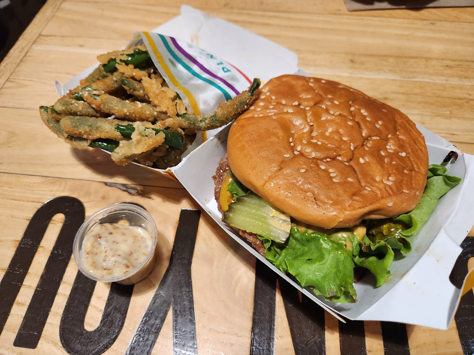 PLNT Burger: food & drinks