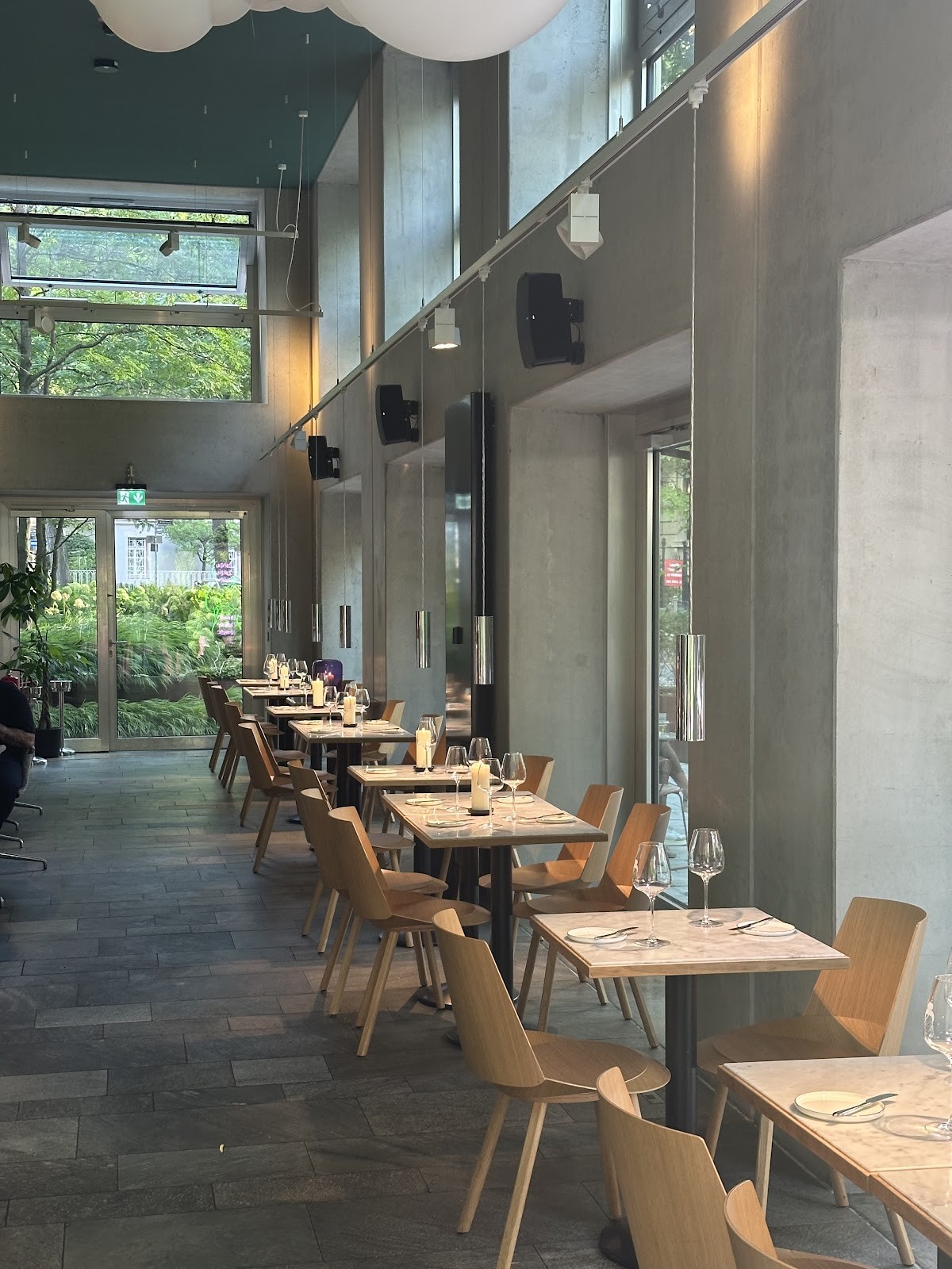 Elaine's Restaurant: the place