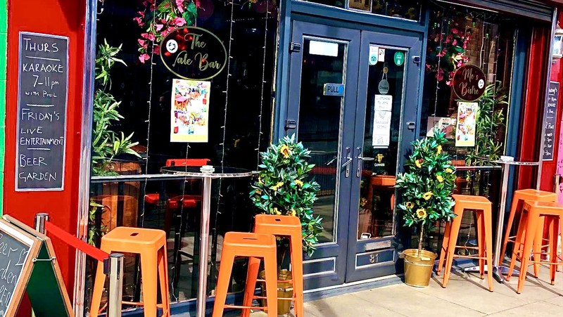 The Vale Bar: photo