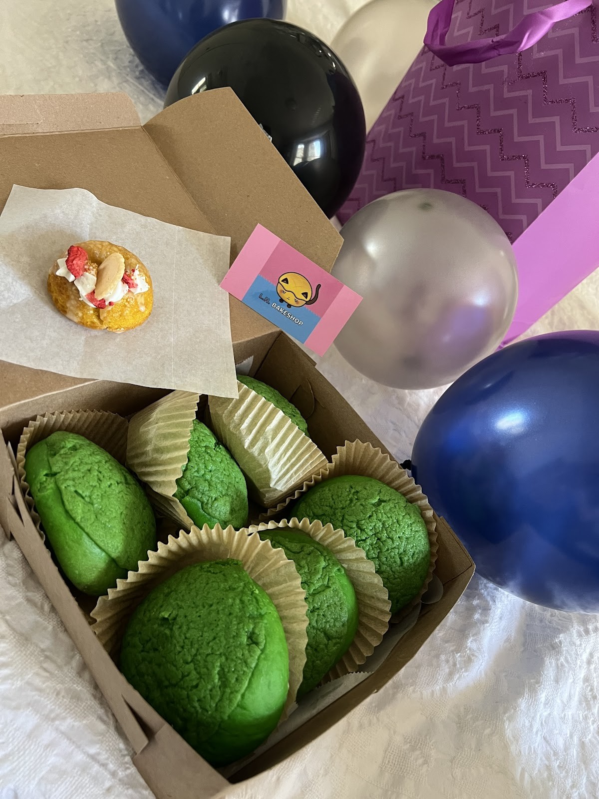 L.H.Bakeshop: food & drinks