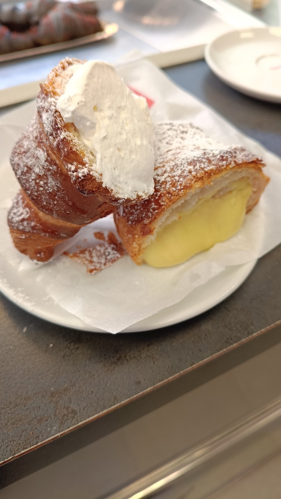 La Puntarella Pazza: food & drinks