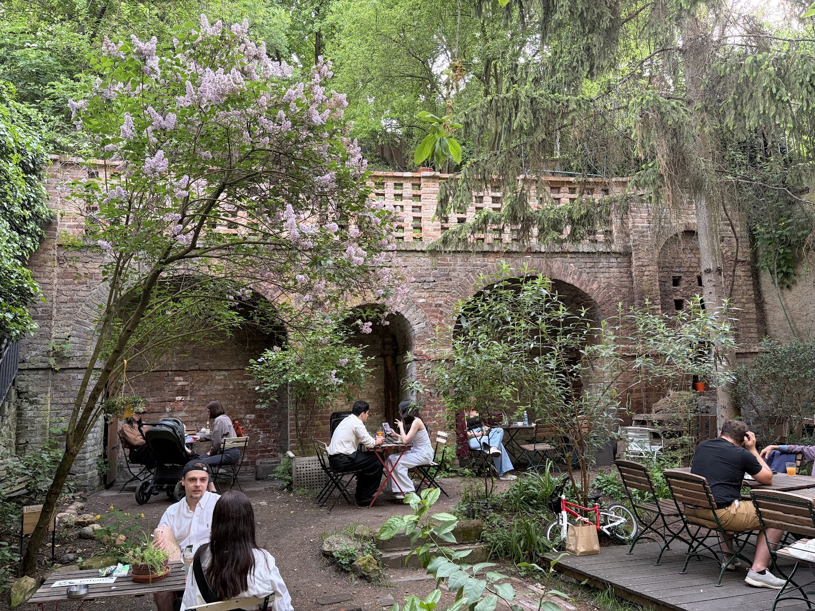 Kavárna Čekárna: the place