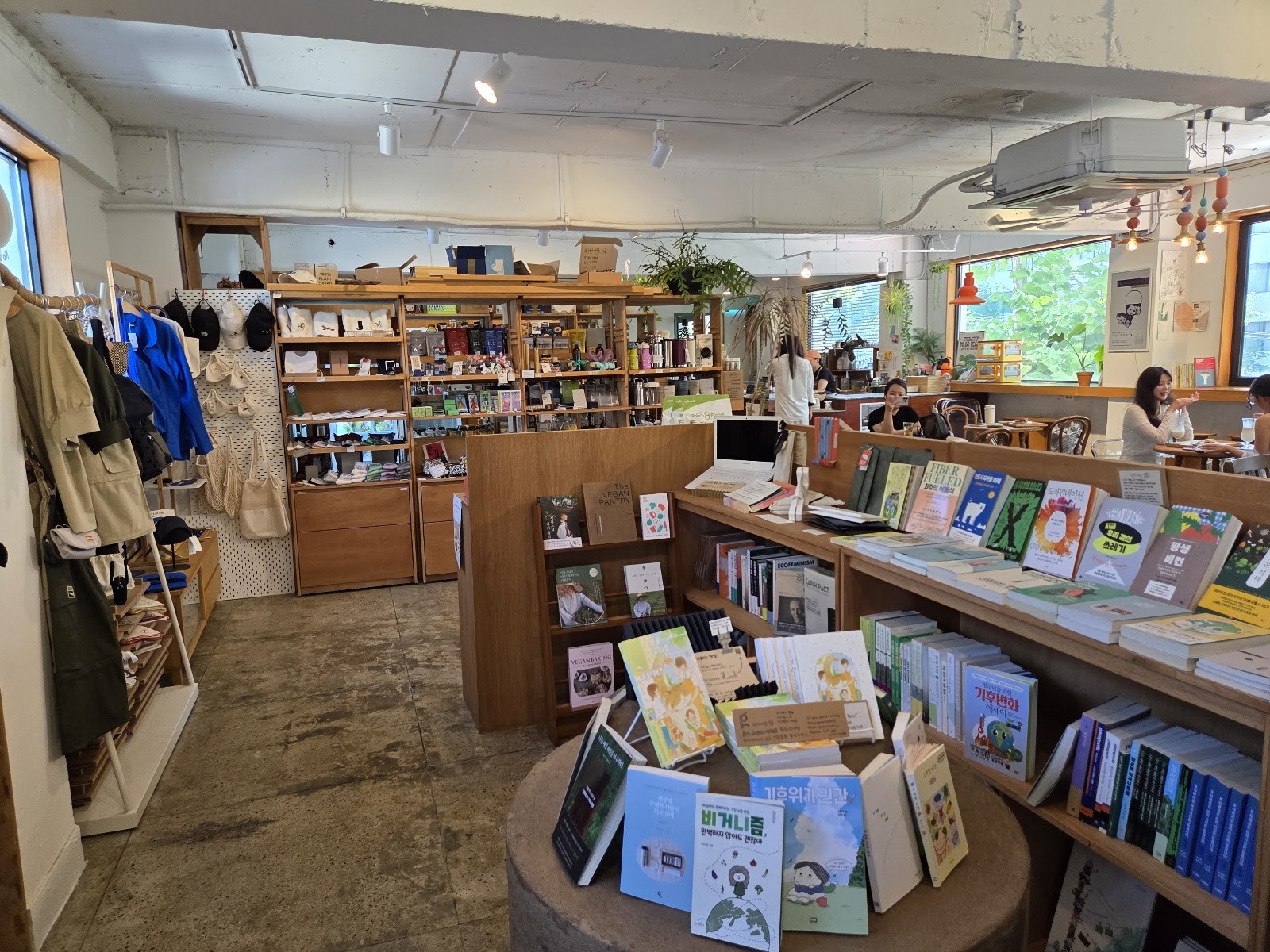 Nono Shop & Cafe: the place